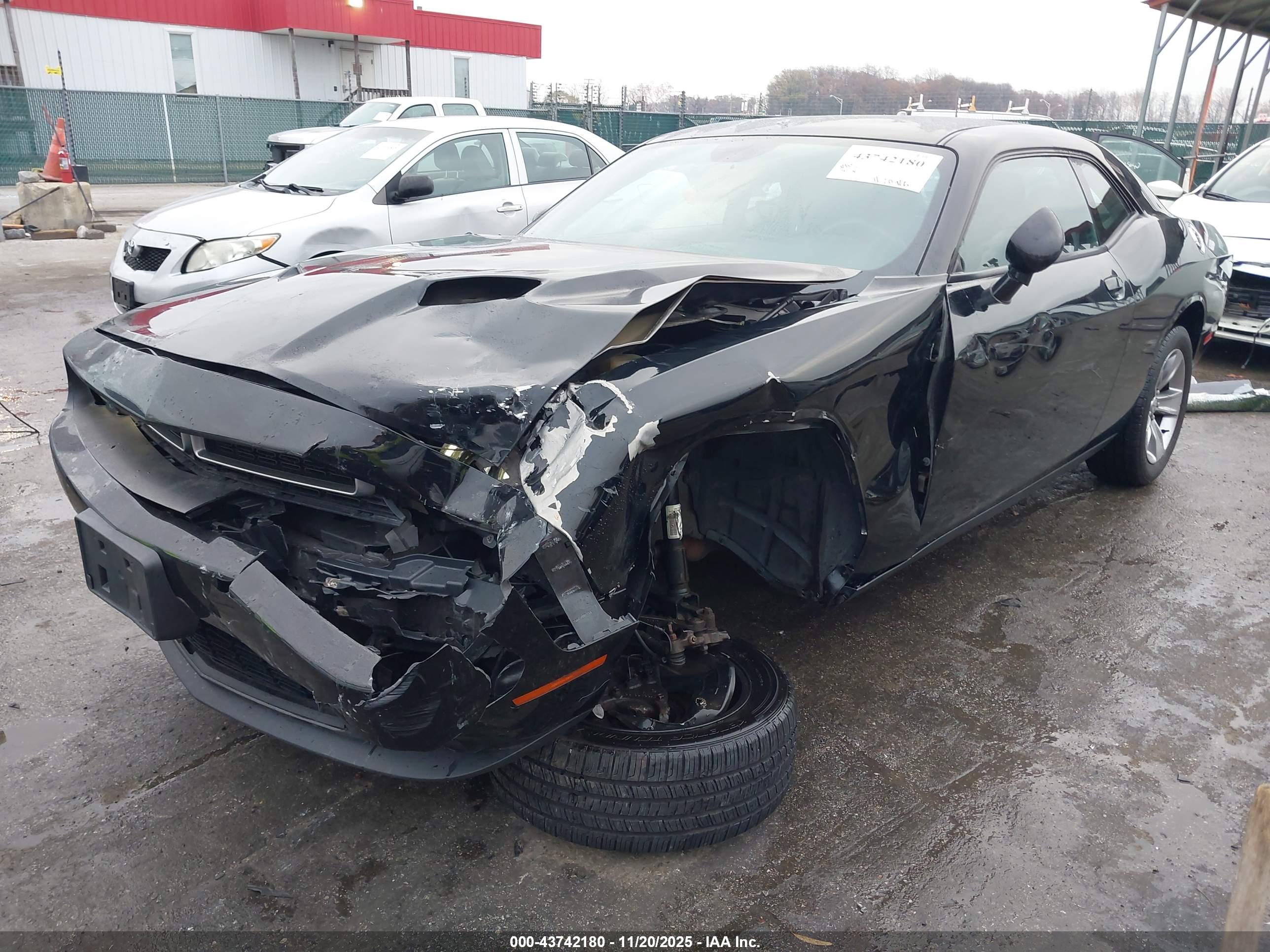 DODGE CHALLENGER image 2