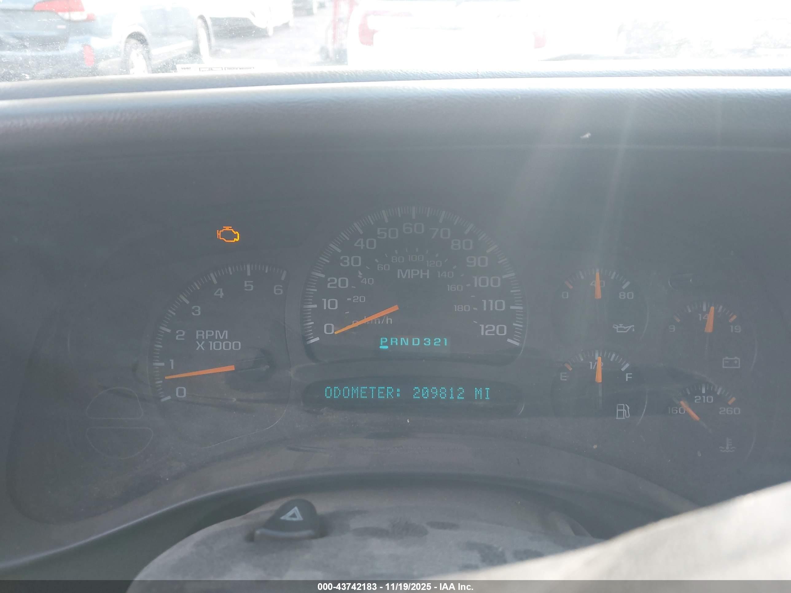 CHEVROLET SILVERADO image 7