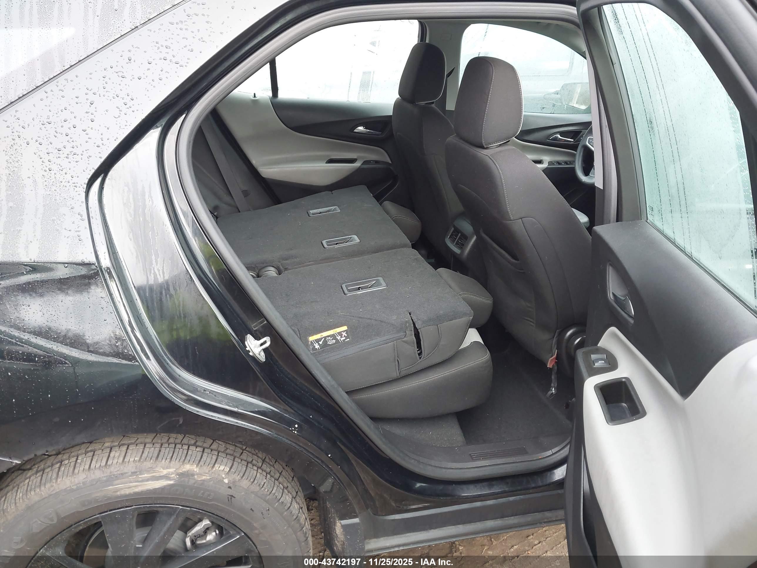 CHEVROLET EQUINOX image 8