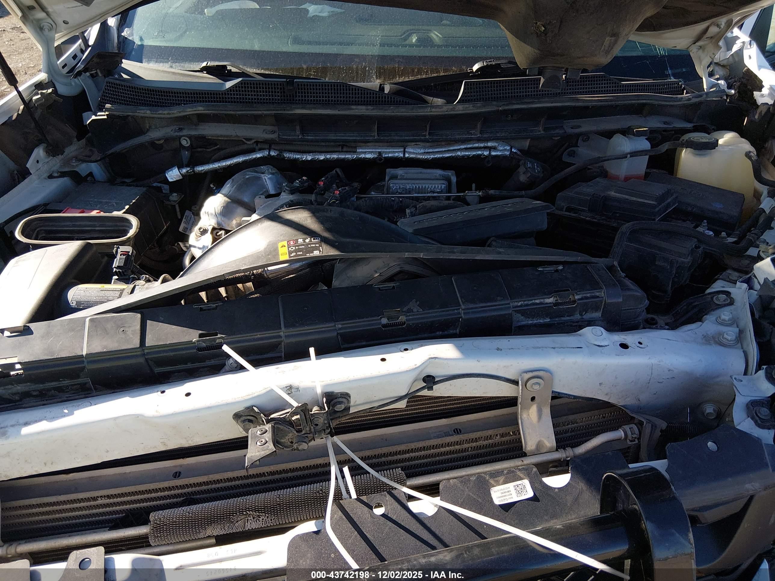 CHEVROLET SILVERADO image 10