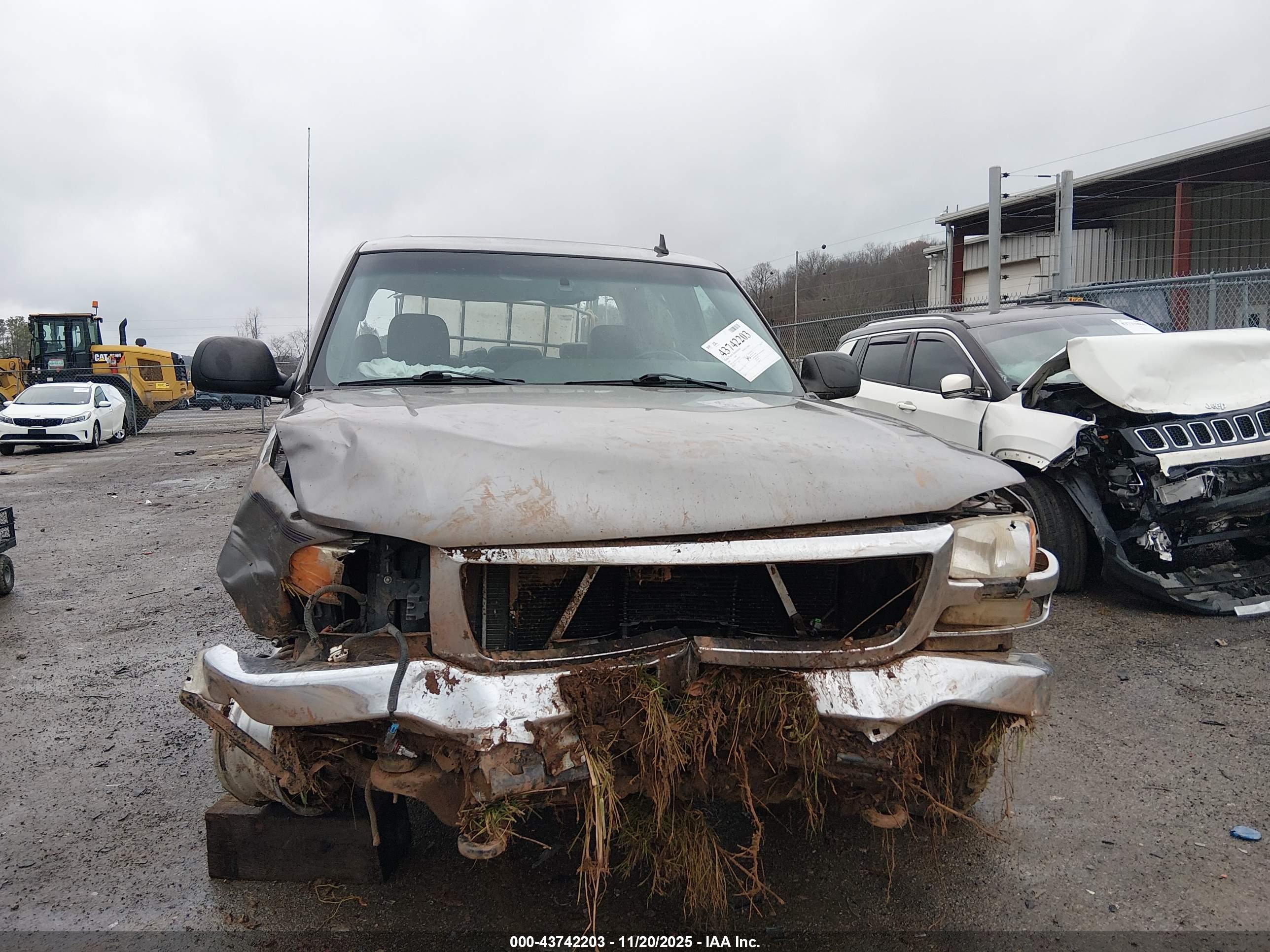 GMC SIERRA image 6
