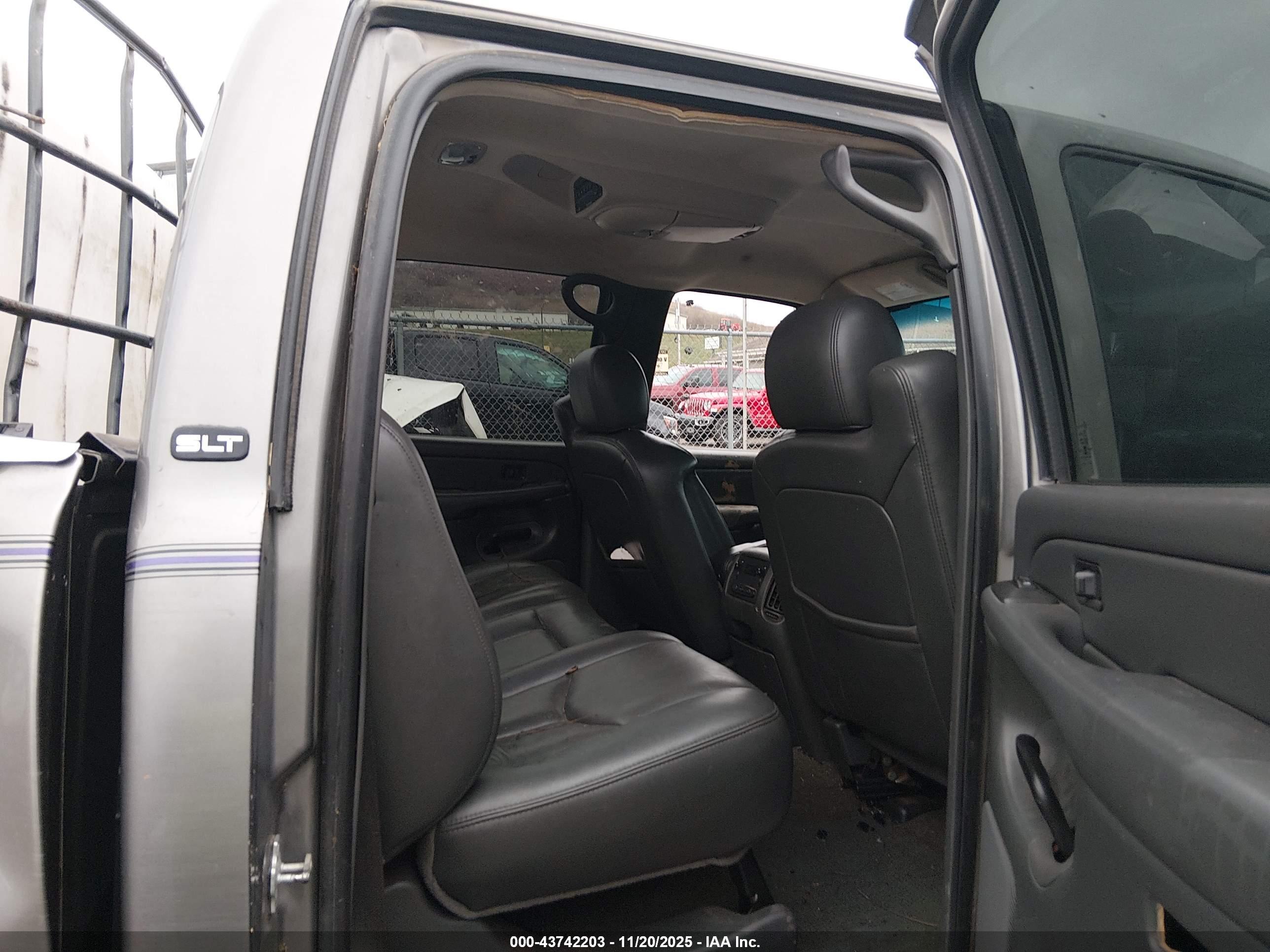 GMC SIERRA image 8