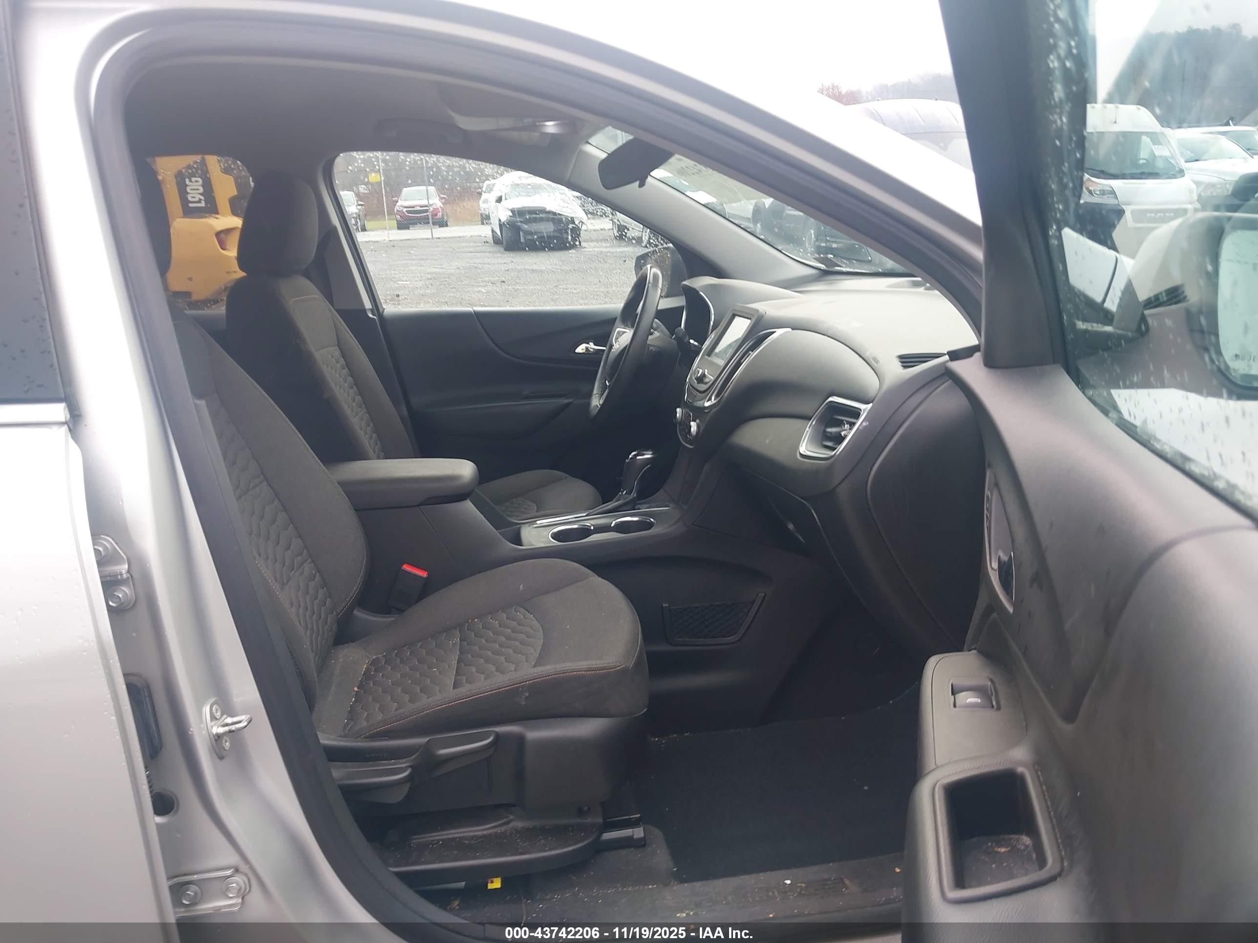 CHEVROLET EQUINOX image 5