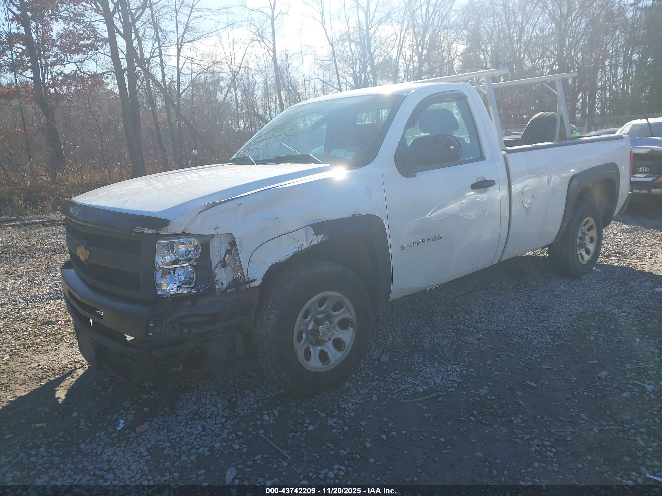 CHEVROLET SILVERADO image 2