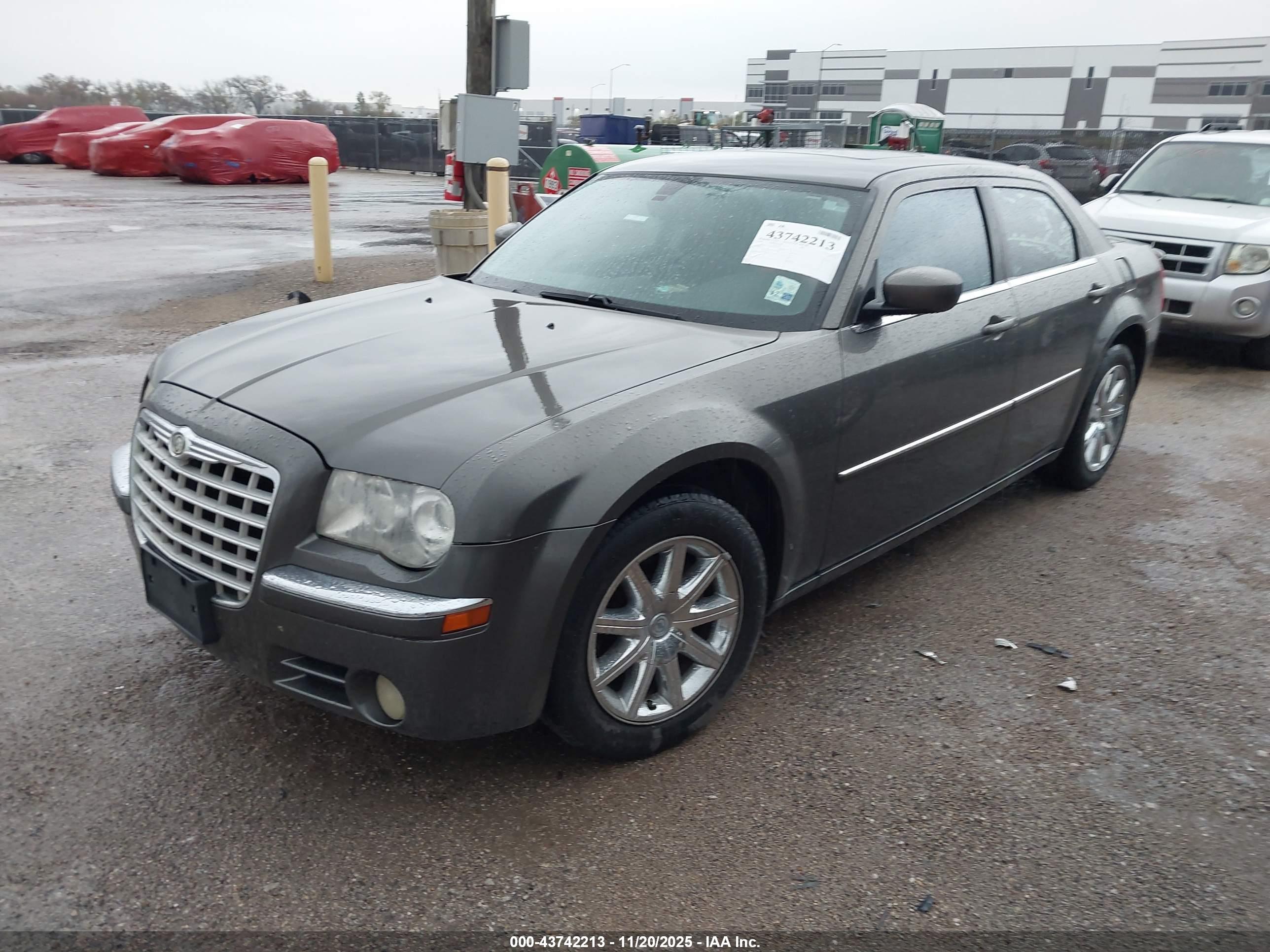 CHRYSLER 300 image 2
