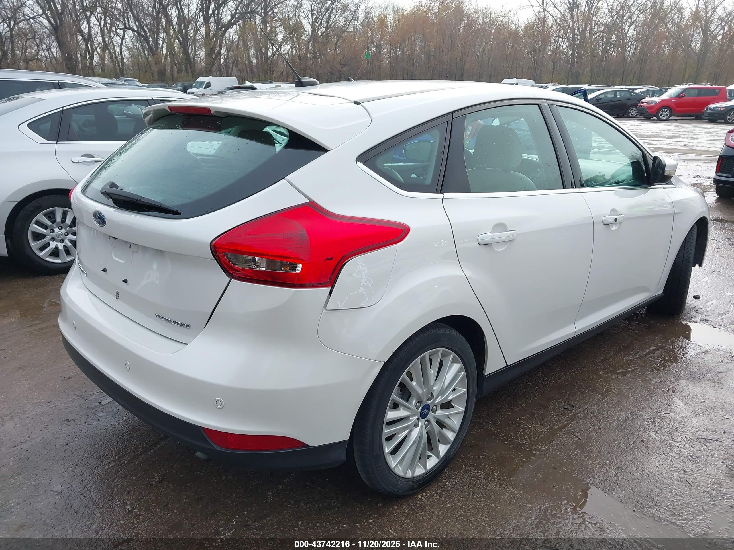 FORD FOCUS image 4
