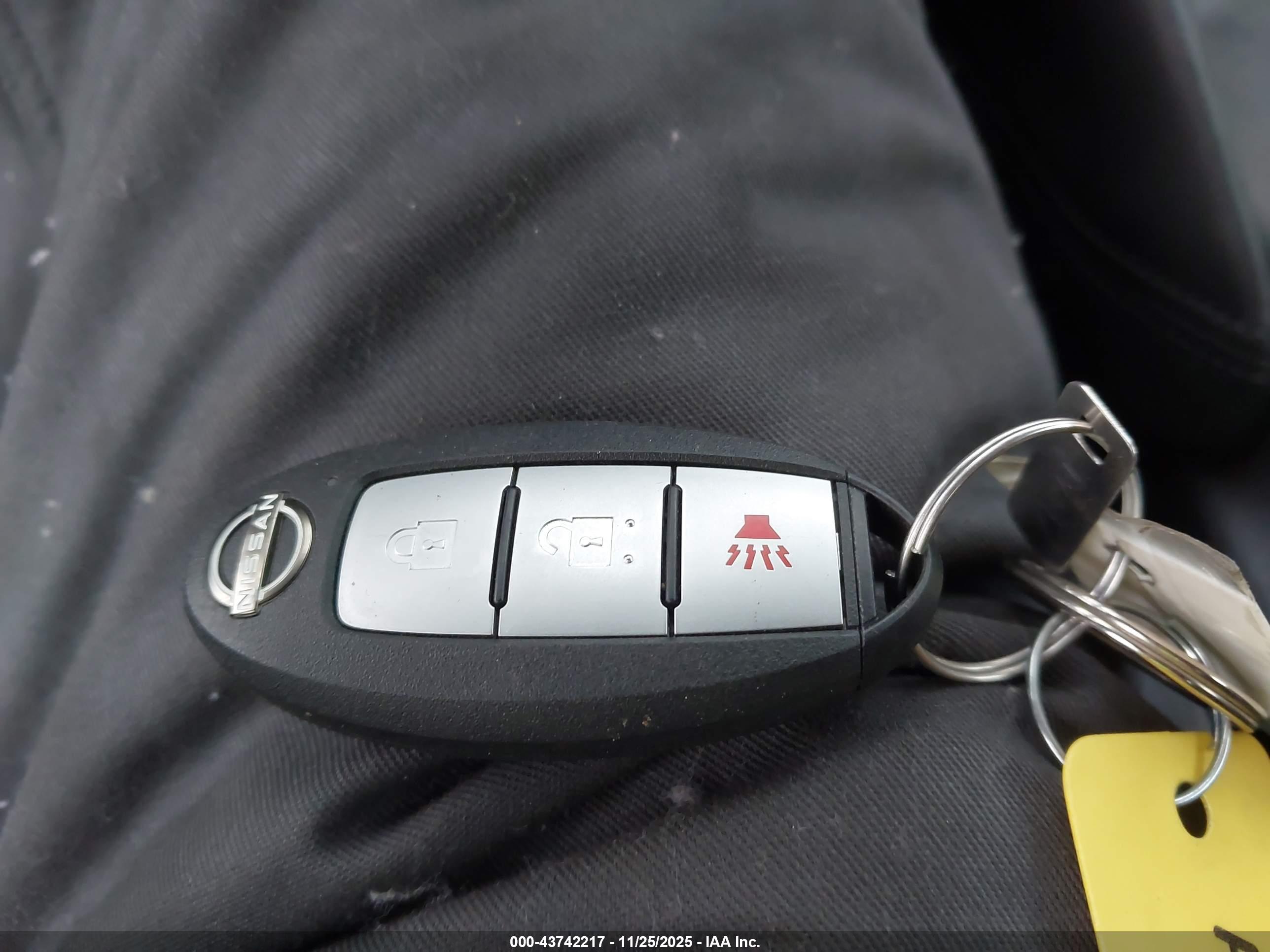 NISSAN Z image 11