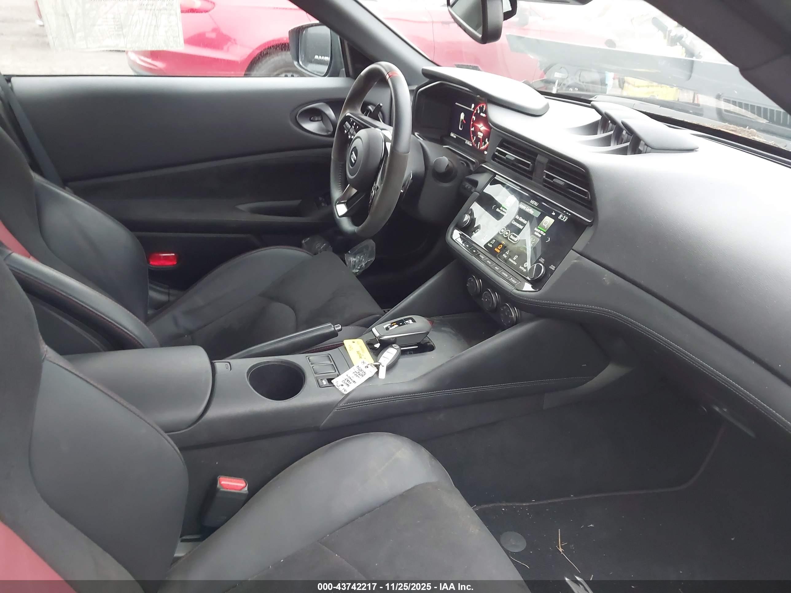NISSAN Z image 5