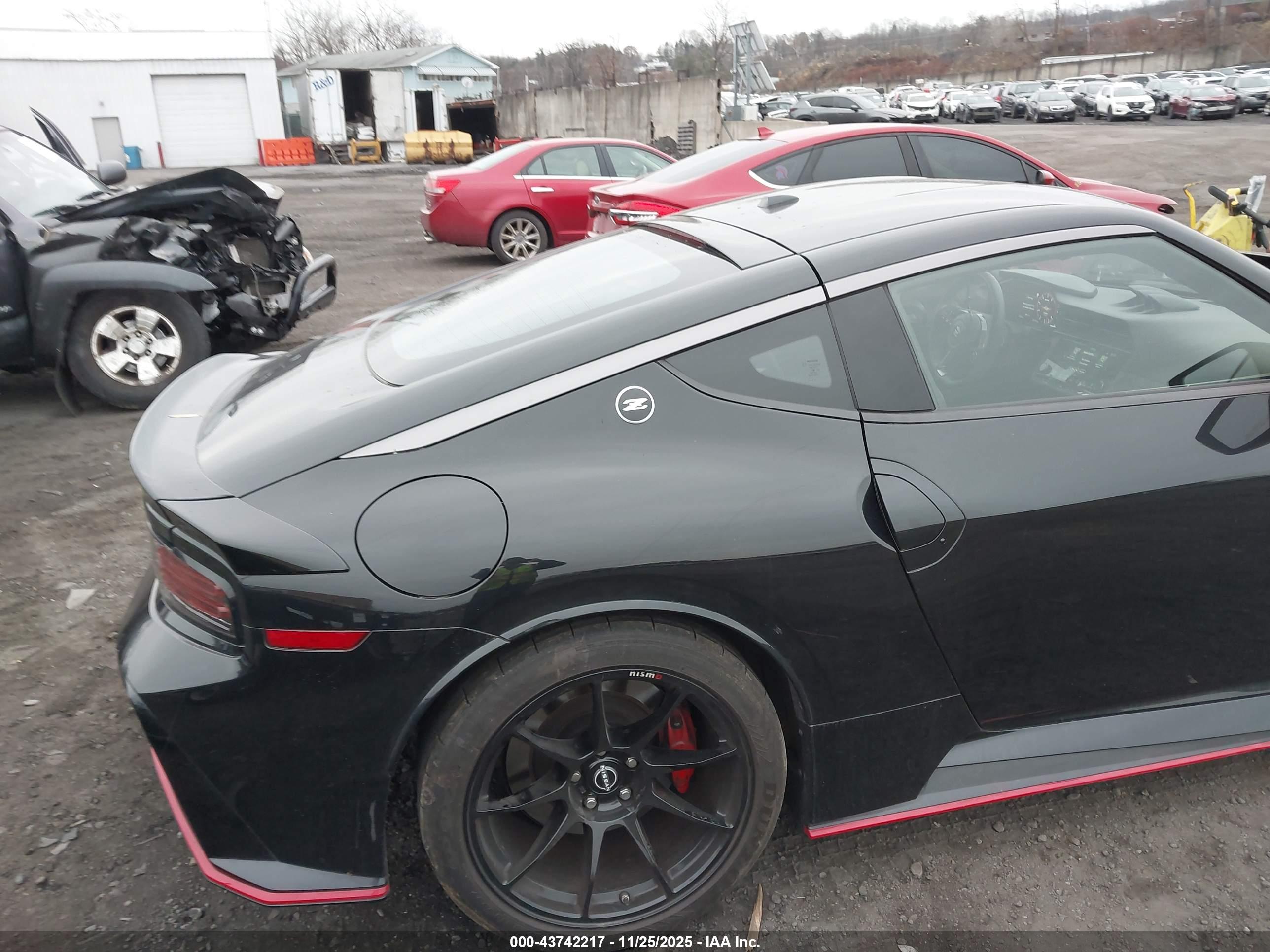 NISSAN Z image 8