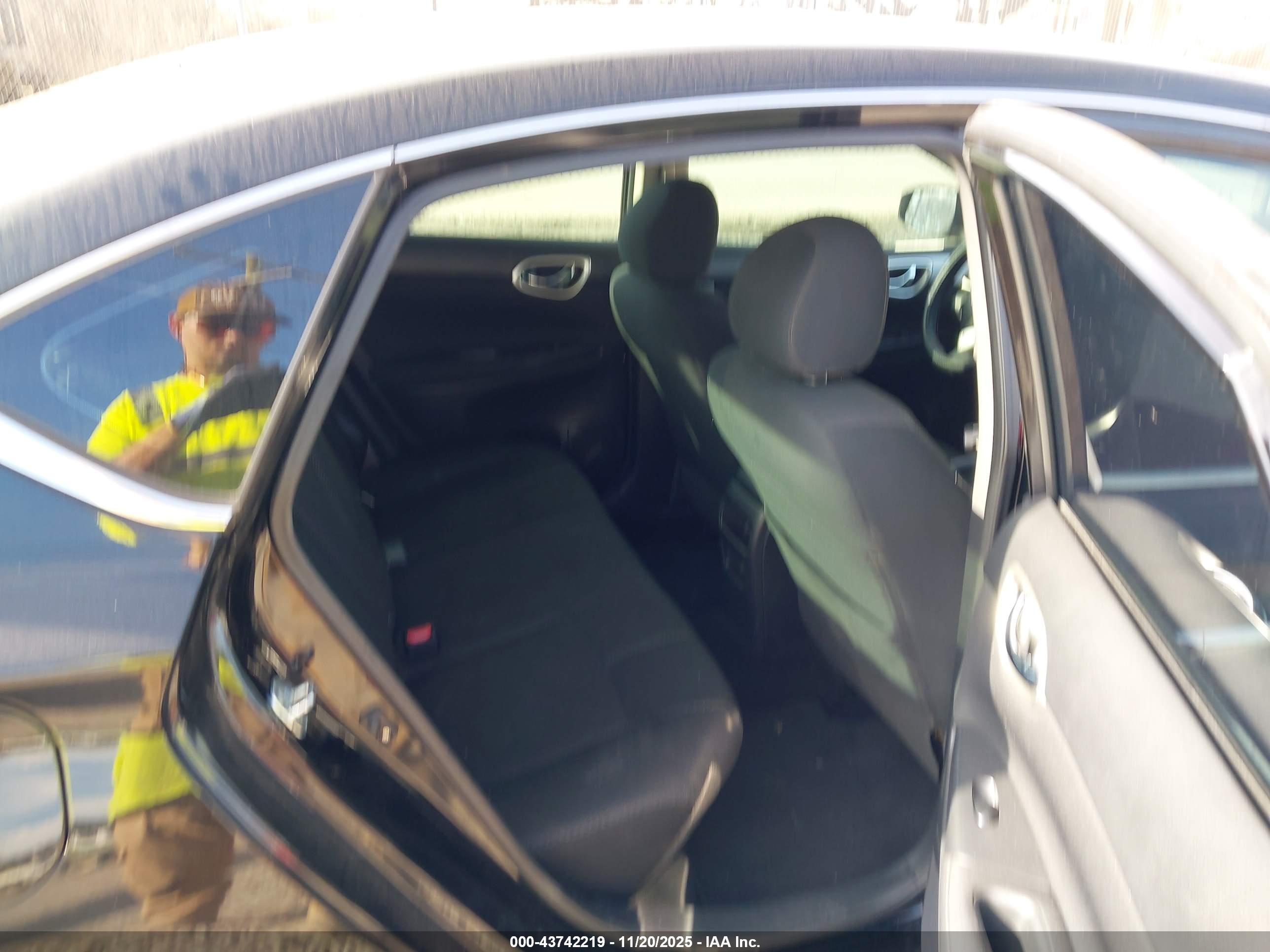 NISSAN SENTRA image 8