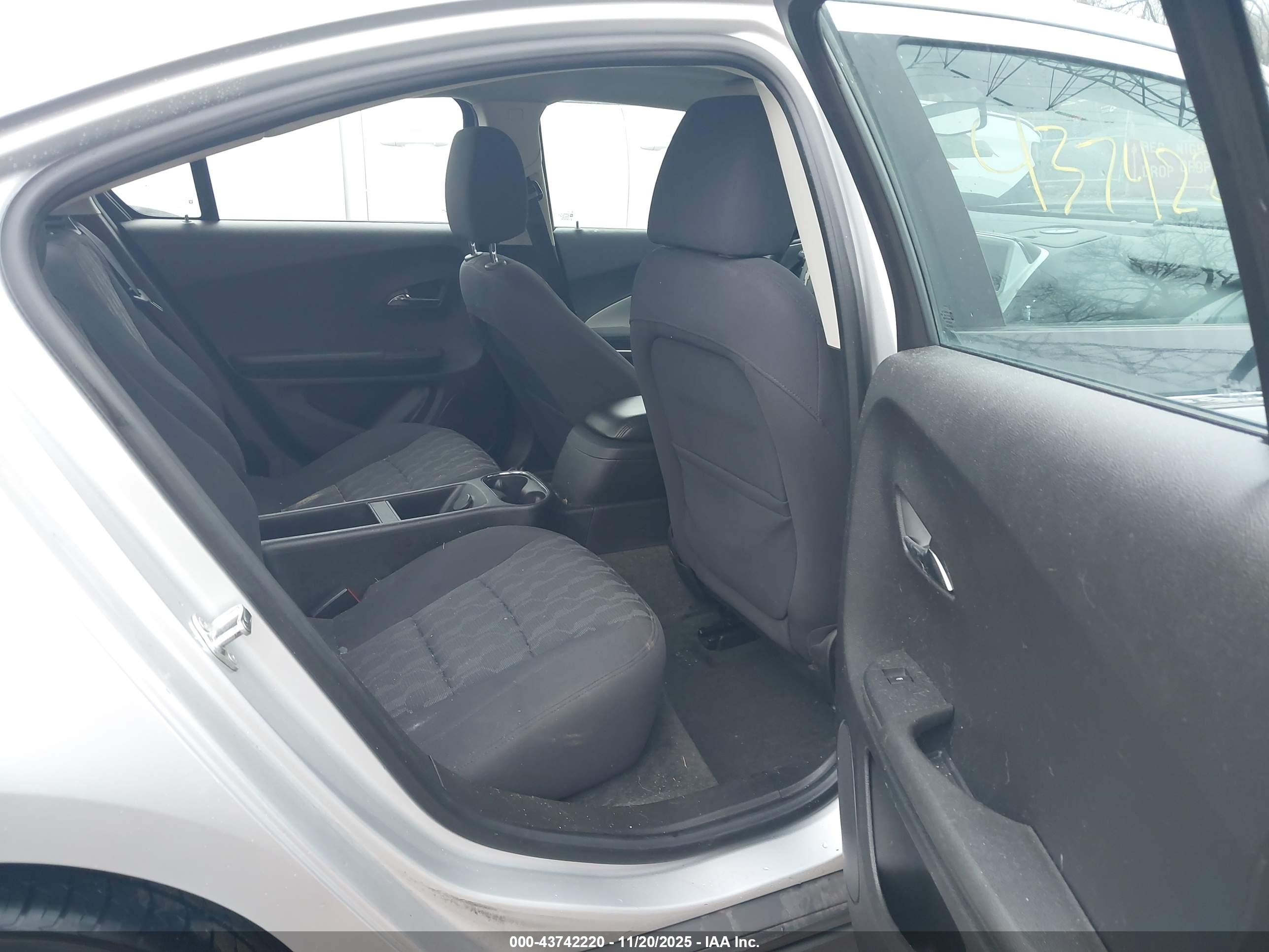 CHEVROLET VOLT image 8