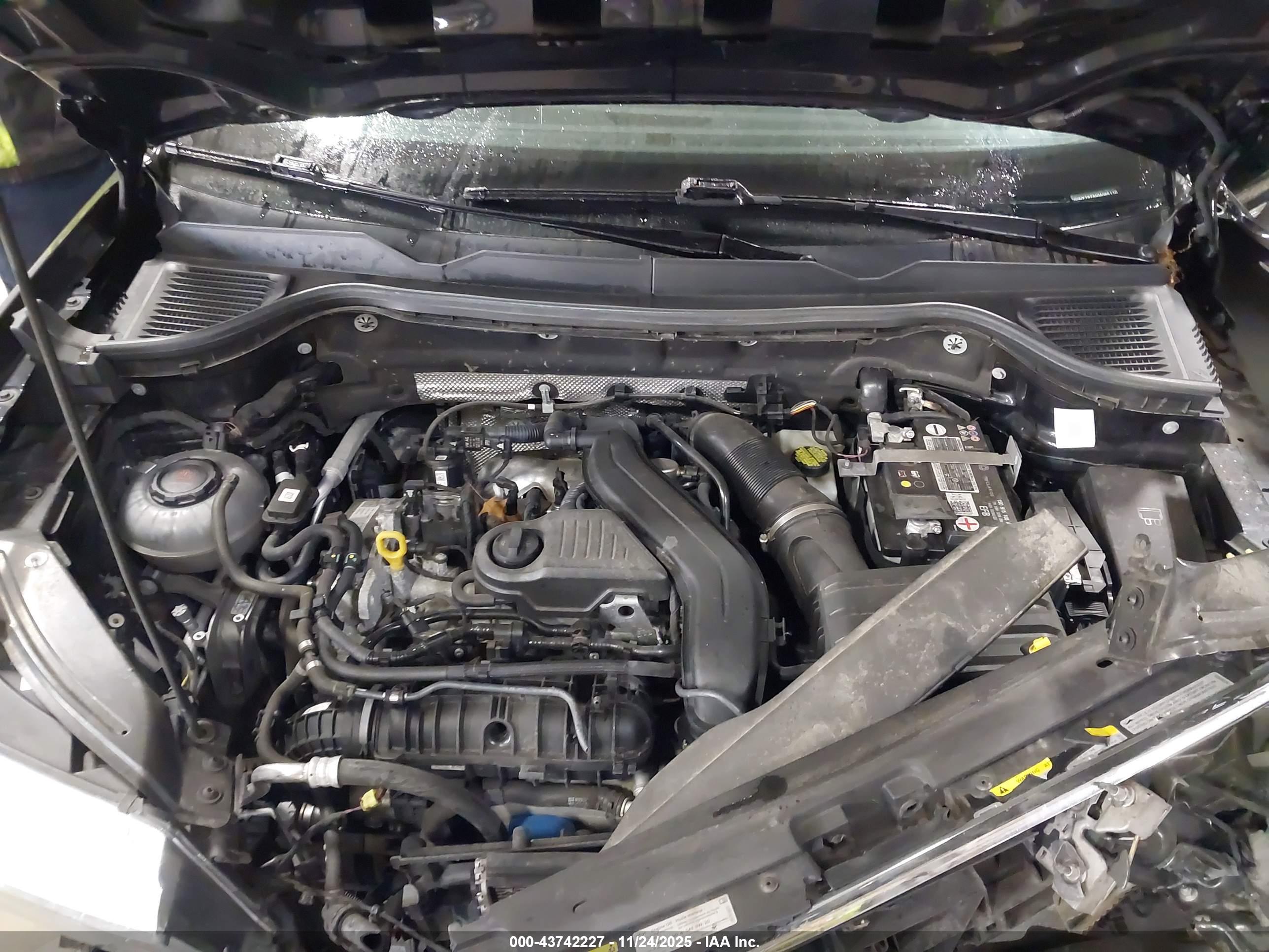 VOLKSWAGEN TAOS image 10