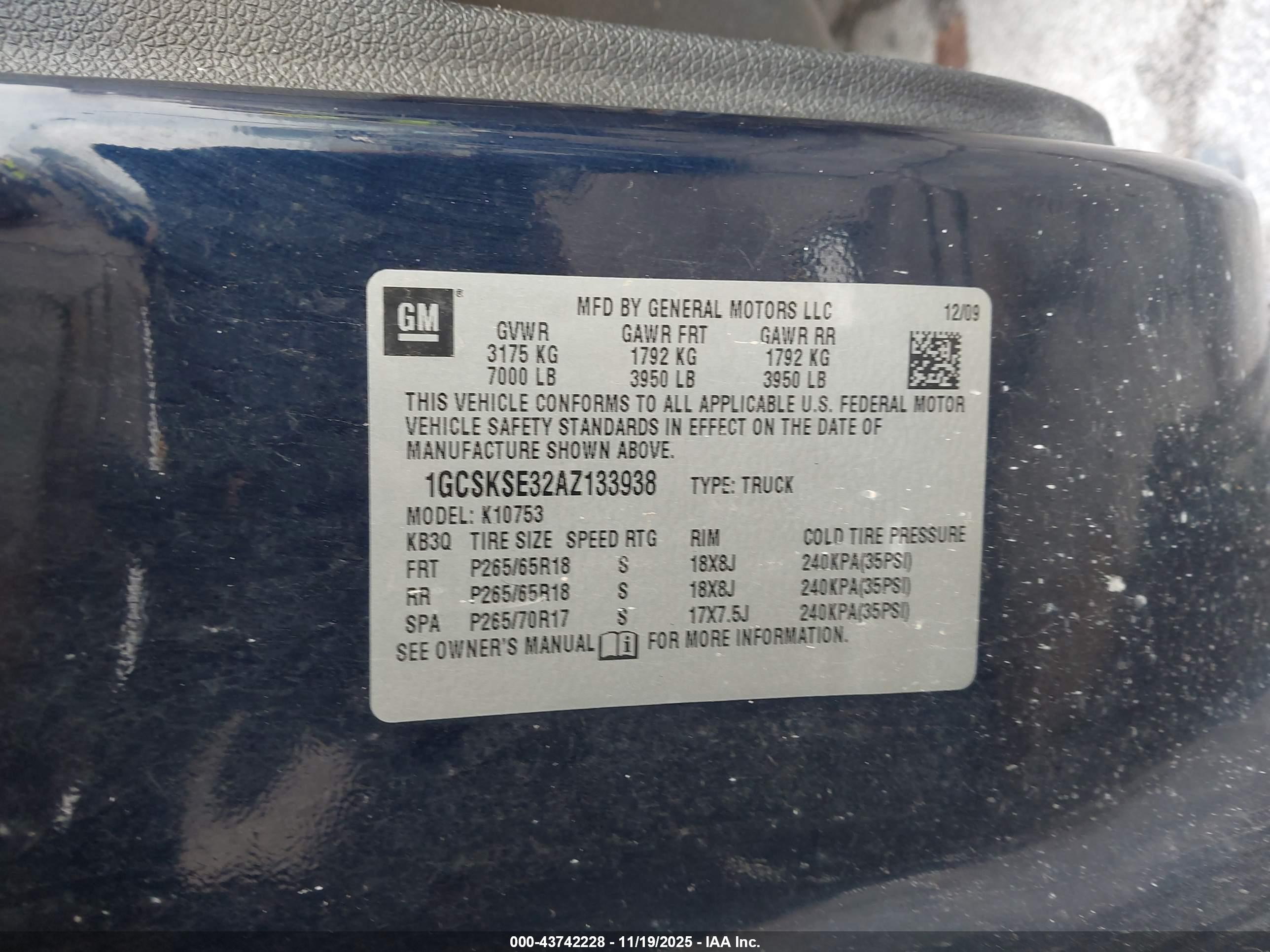 CHEVROLET SILVERADO image 9