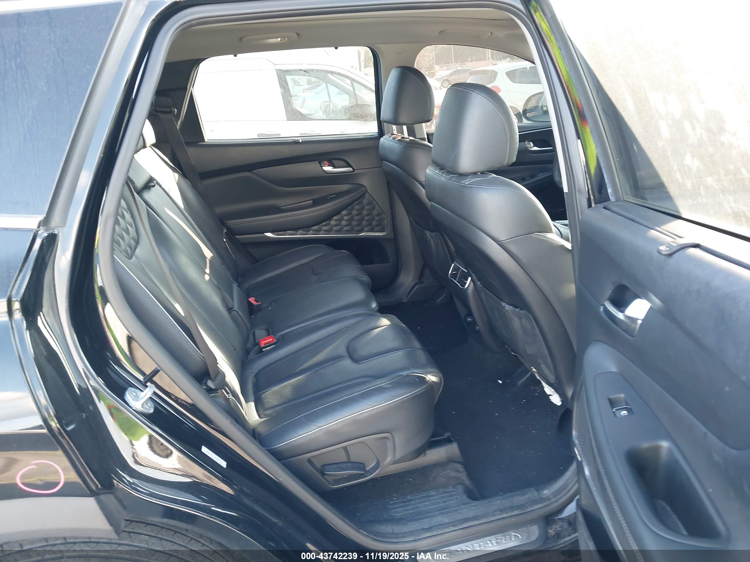 HYUNDAI SANTA image 8