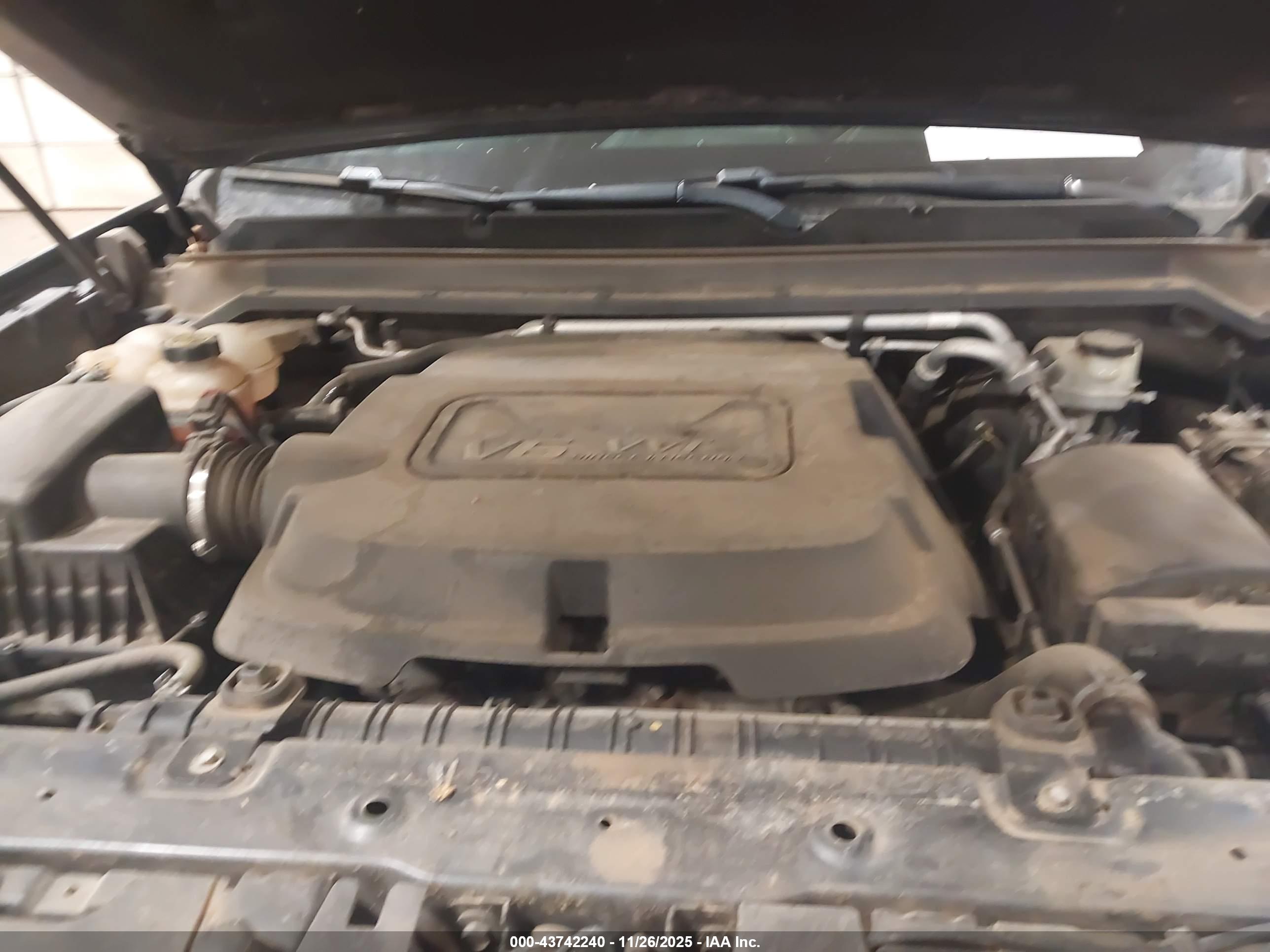 CHEVROLET COLORADO image 10