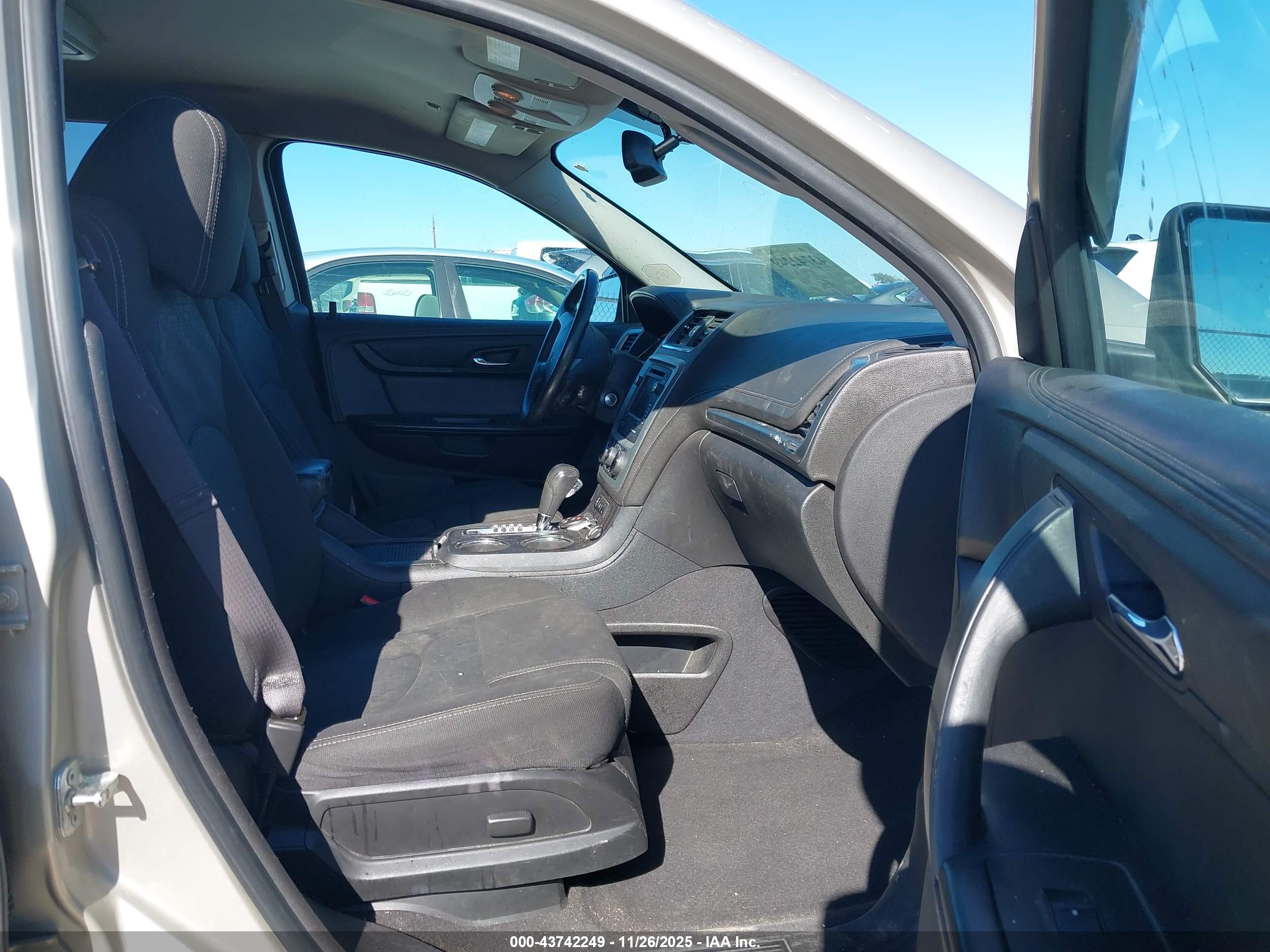 GMC ACADIA image 5