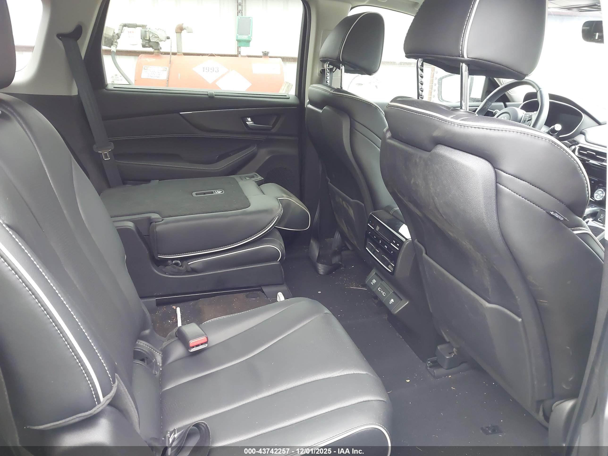 ACURA MDX image 8