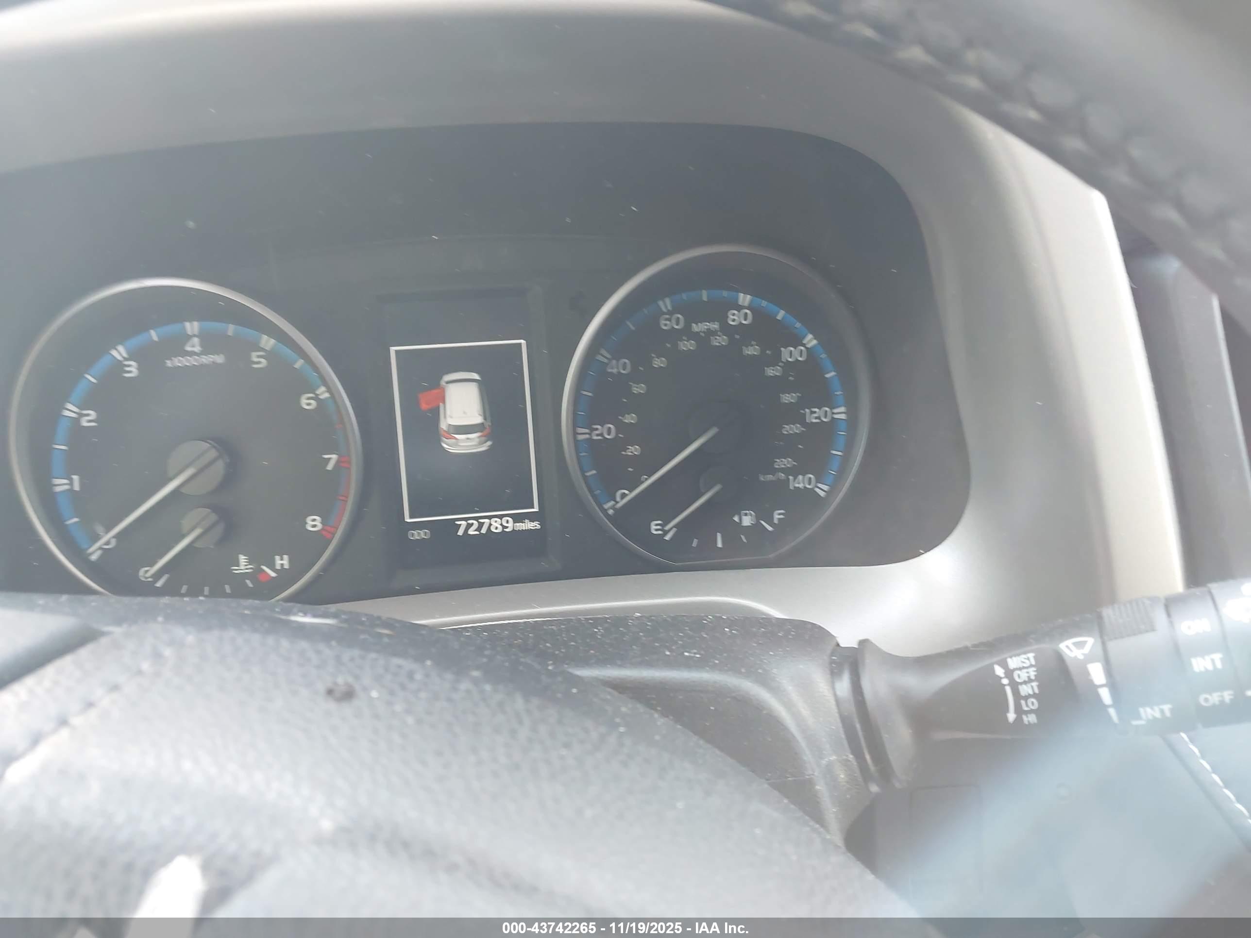 TOYOTA RAV4 image 7