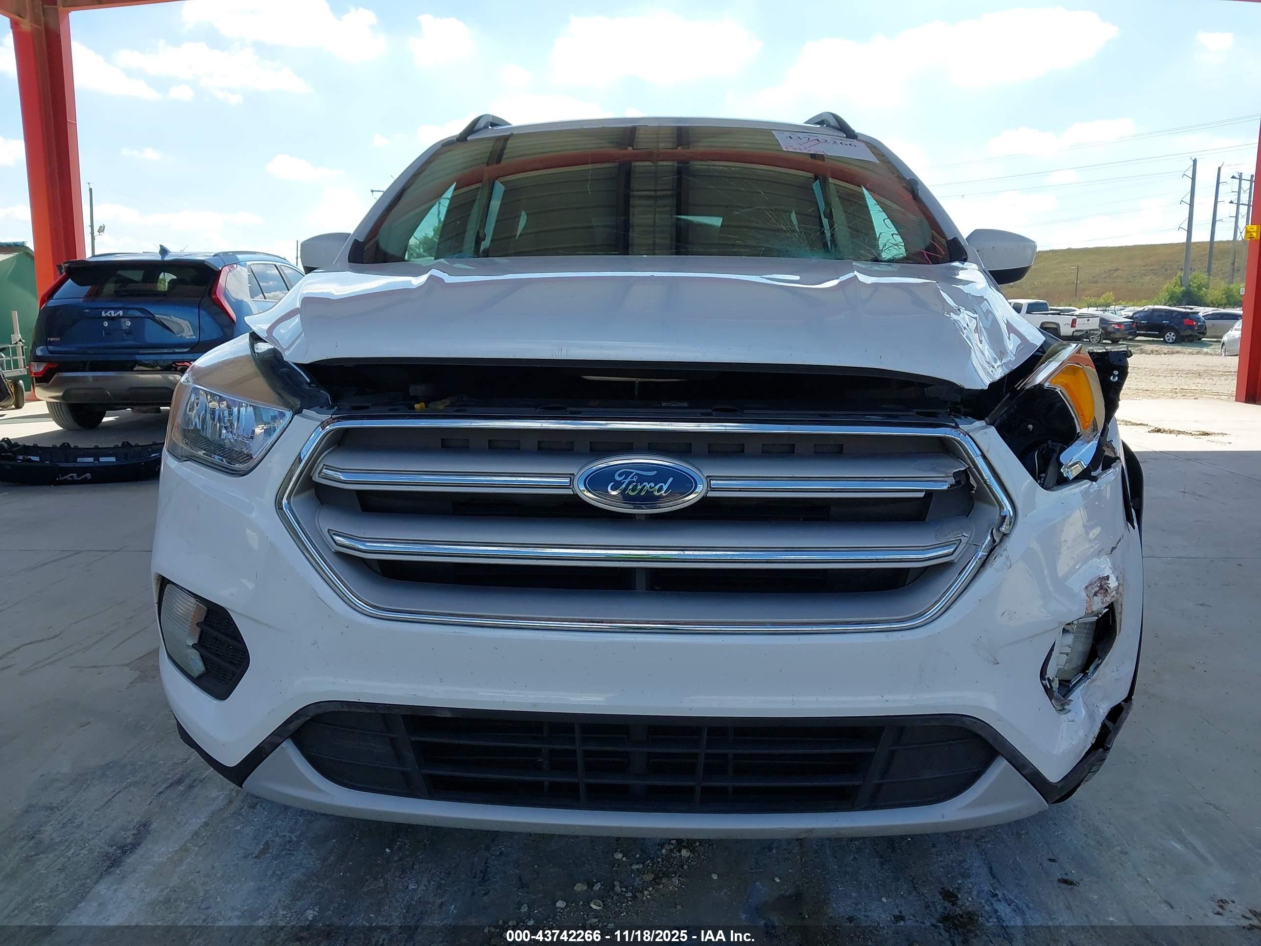 FORD ESCAPE image 6