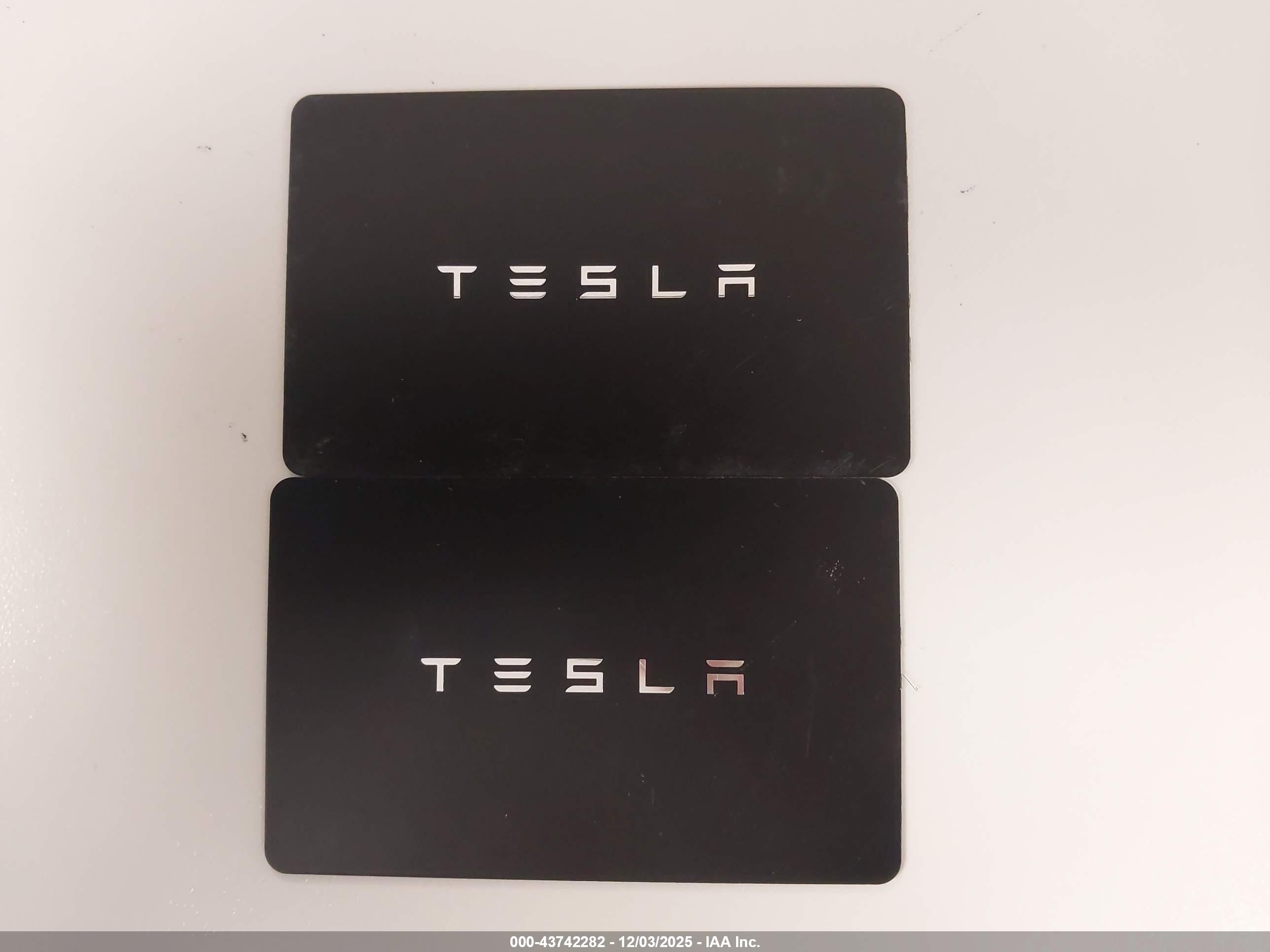 TESLA MODEL image 11