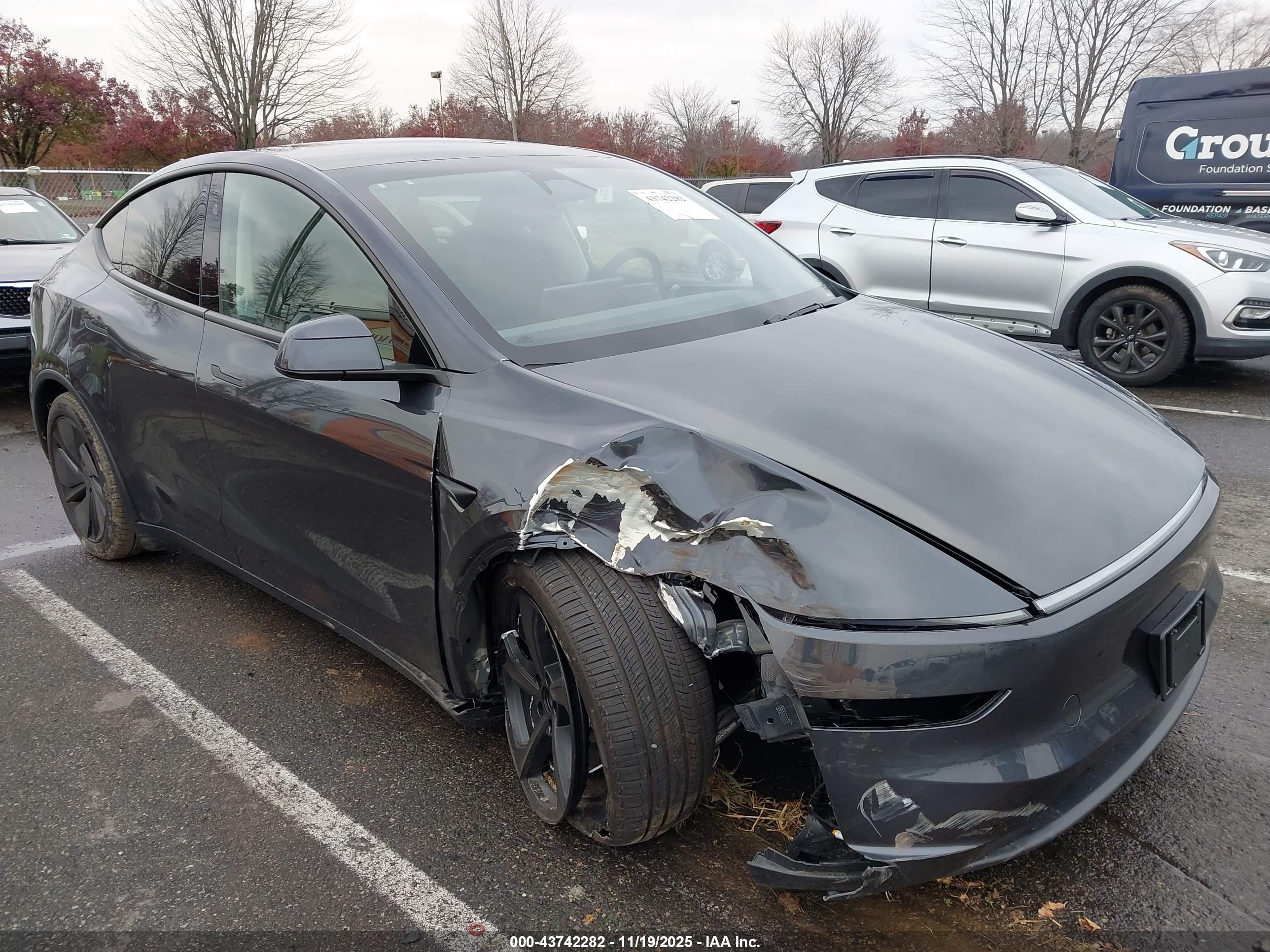 TESLA MODEL image 6