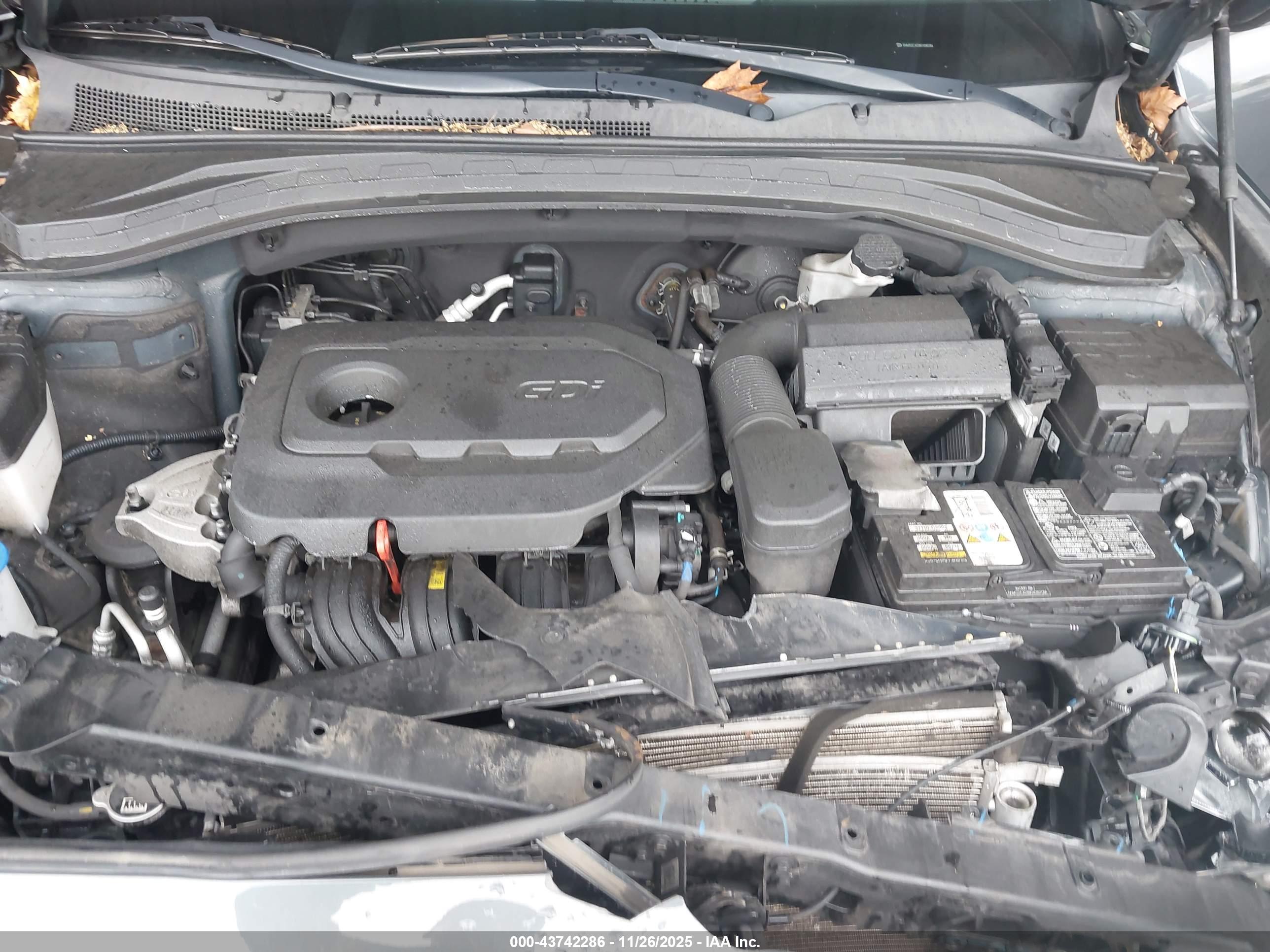 HYUNDAI SANTA image 10