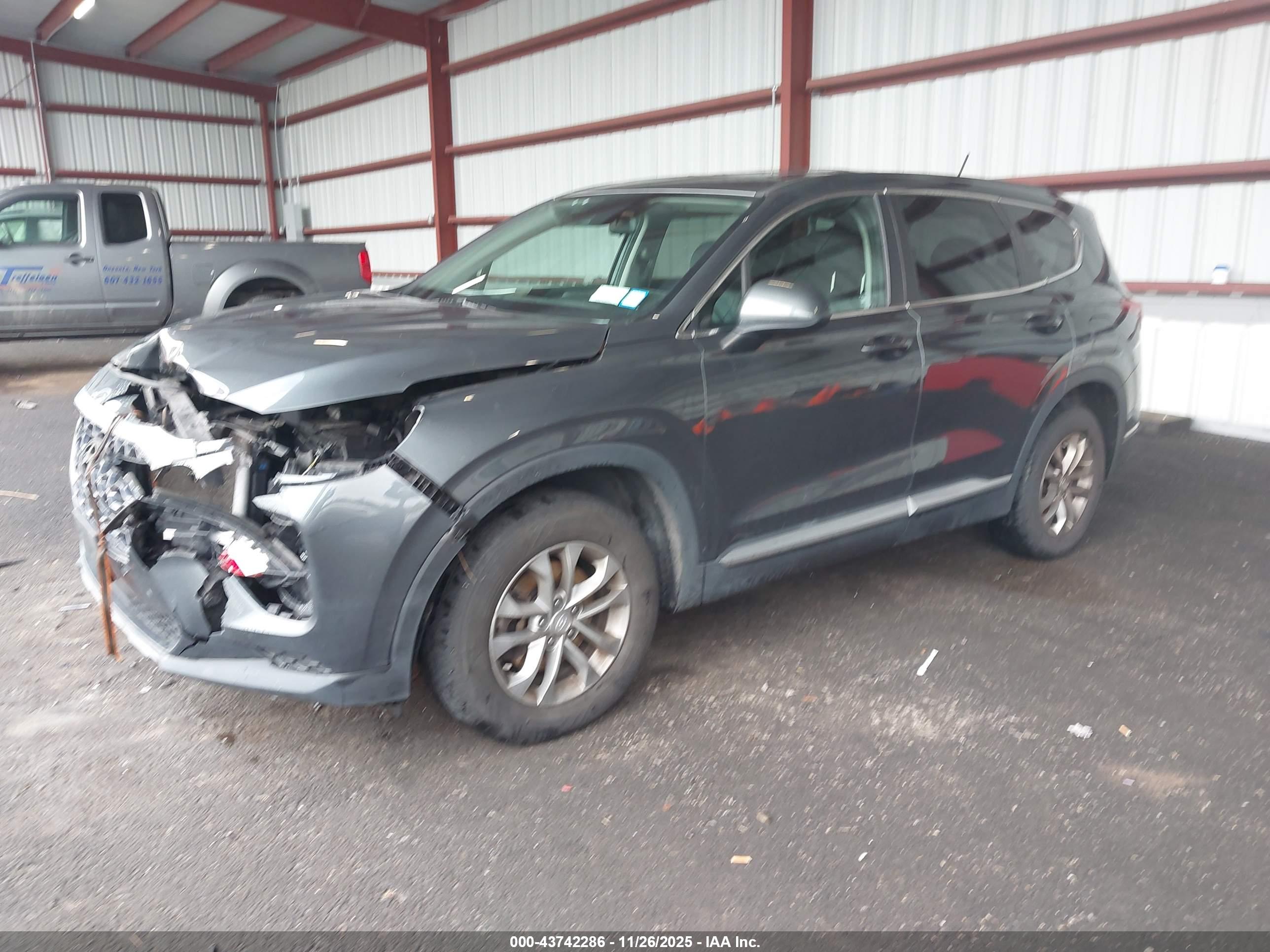 HYUNDAI SANTA image 2