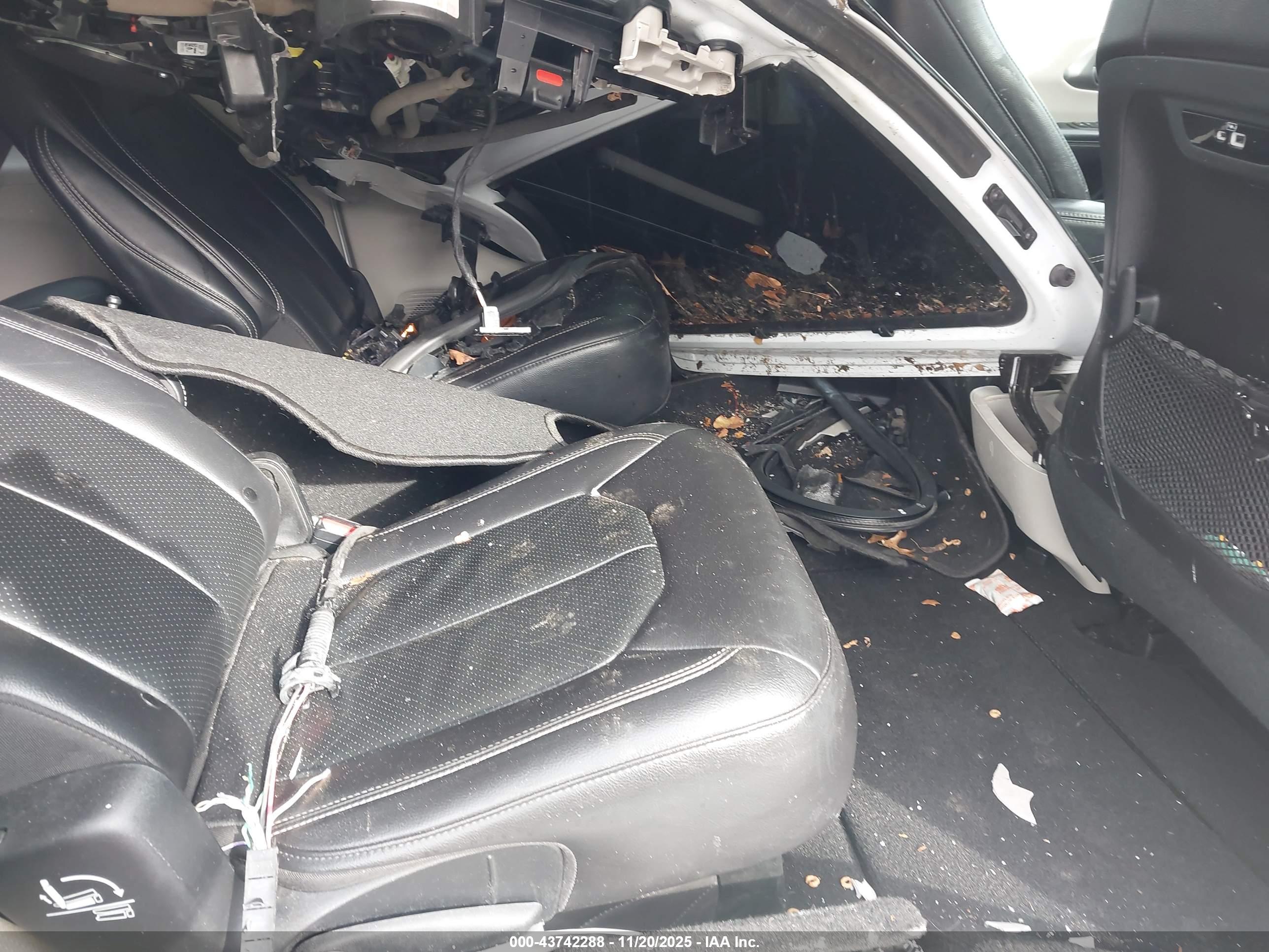 CHRYSLER PACIFICA image 8