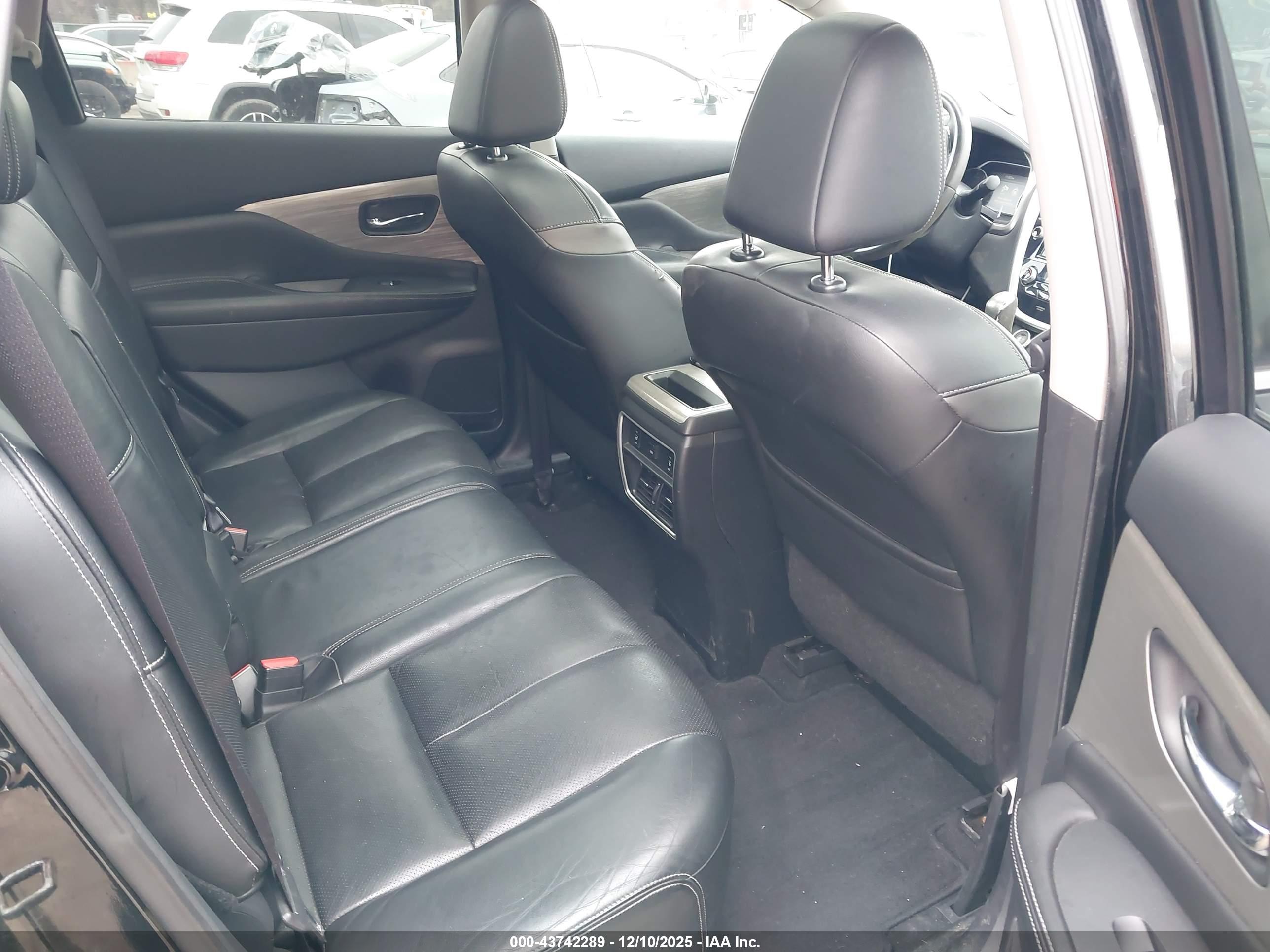 NISSAN MURANO image 8