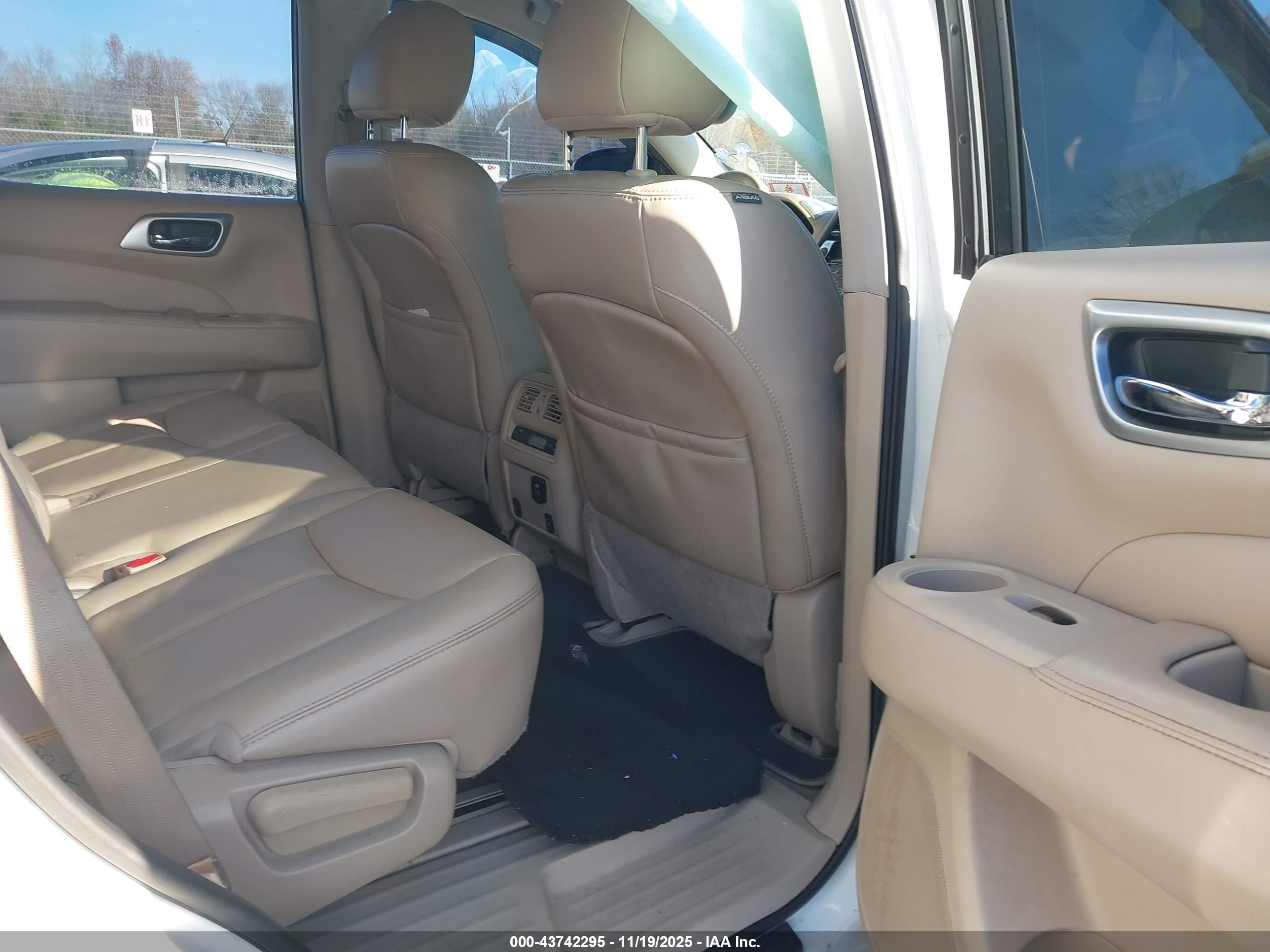 NISSAN PATHFINDER image 8