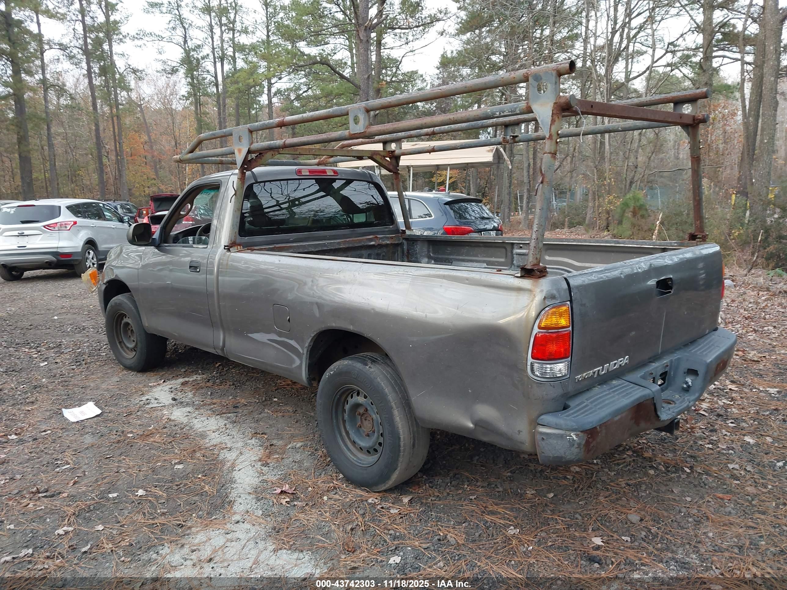 TOYOTA TUNDRA image 3