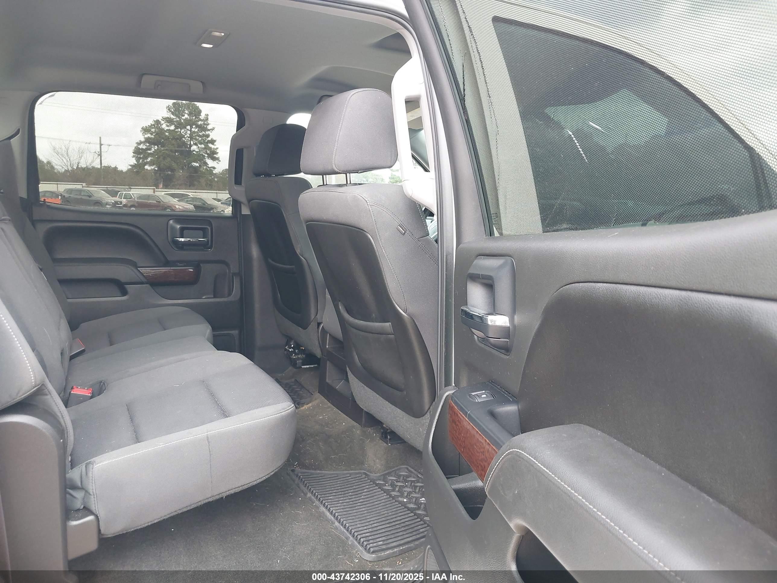 GMC SIERRA image 8