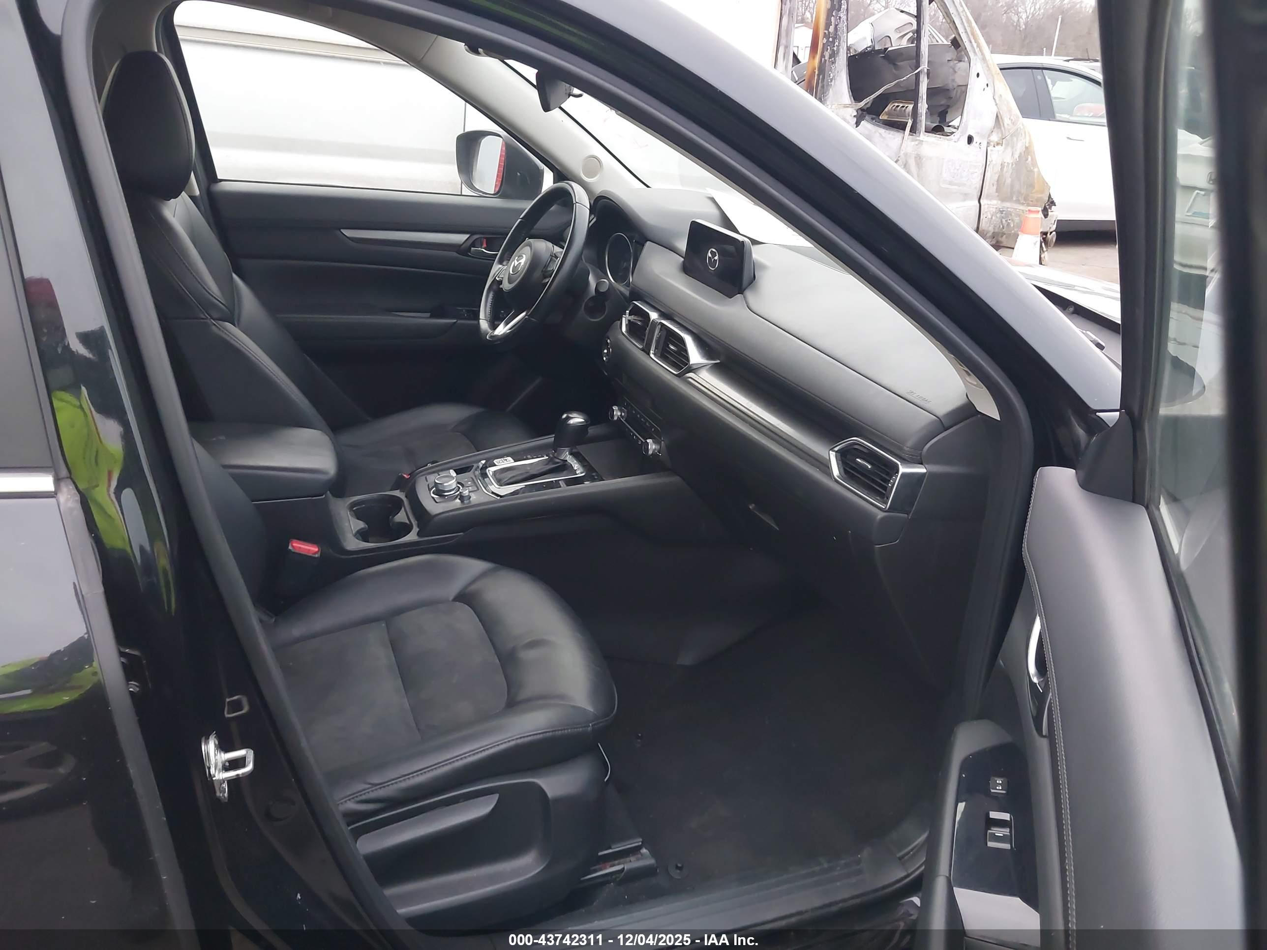 MAZDA CX-5 image 5