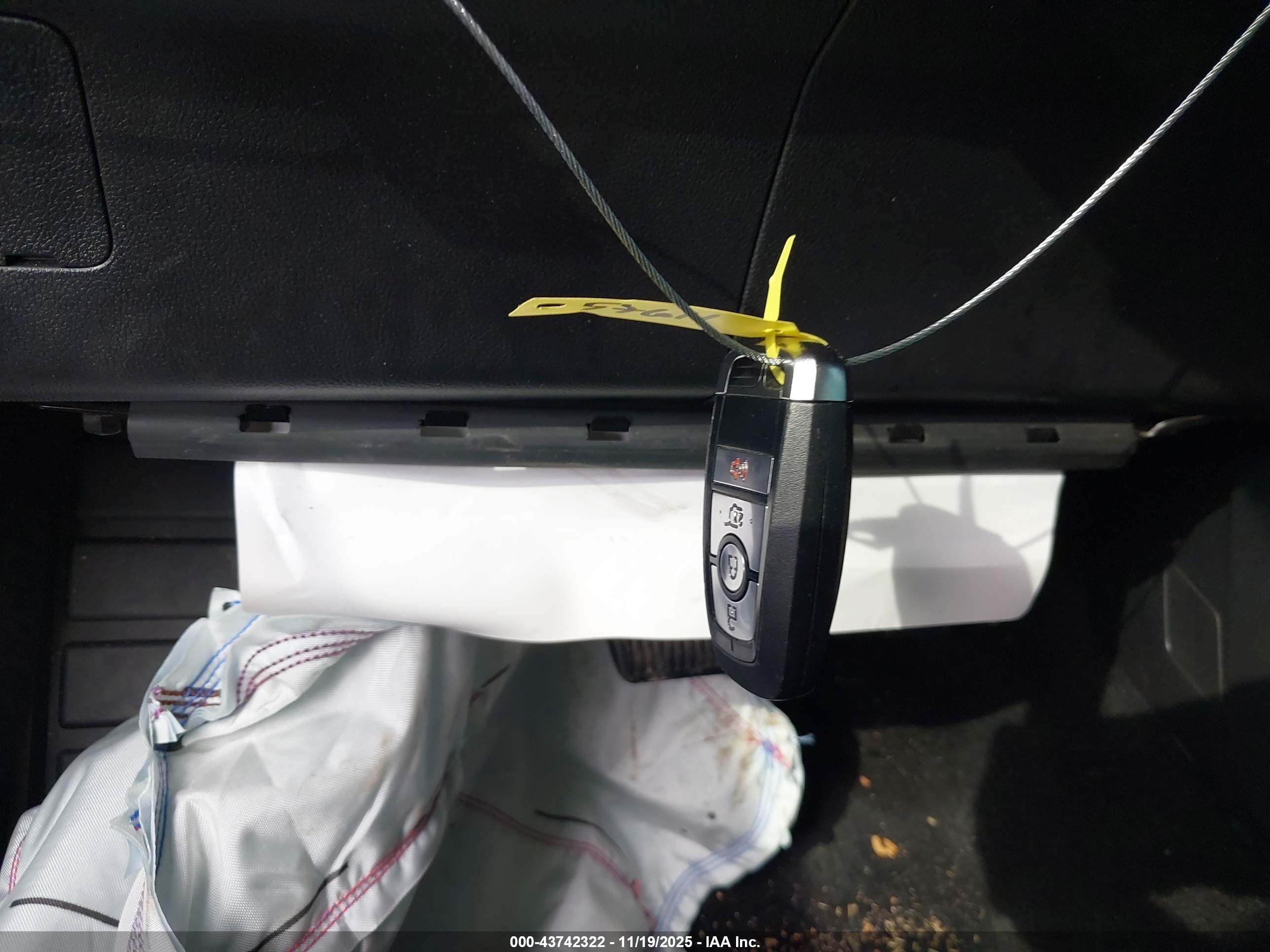 FORD ESCAPE image 11