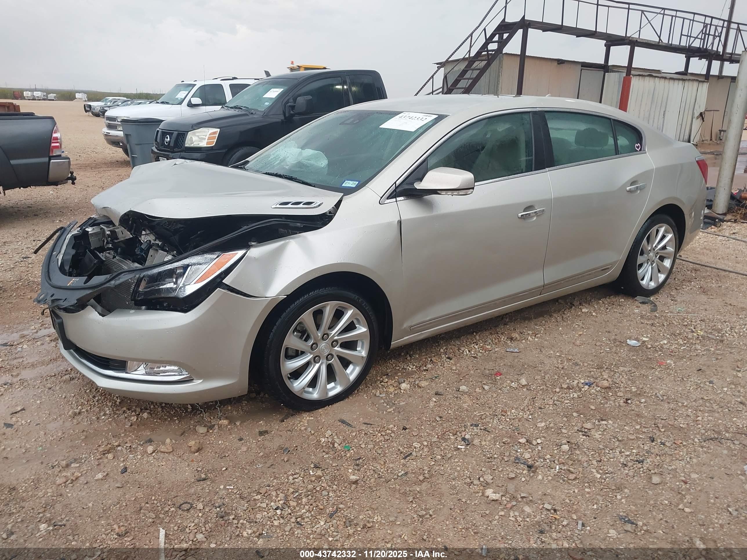BUICK LACROSSE image 2