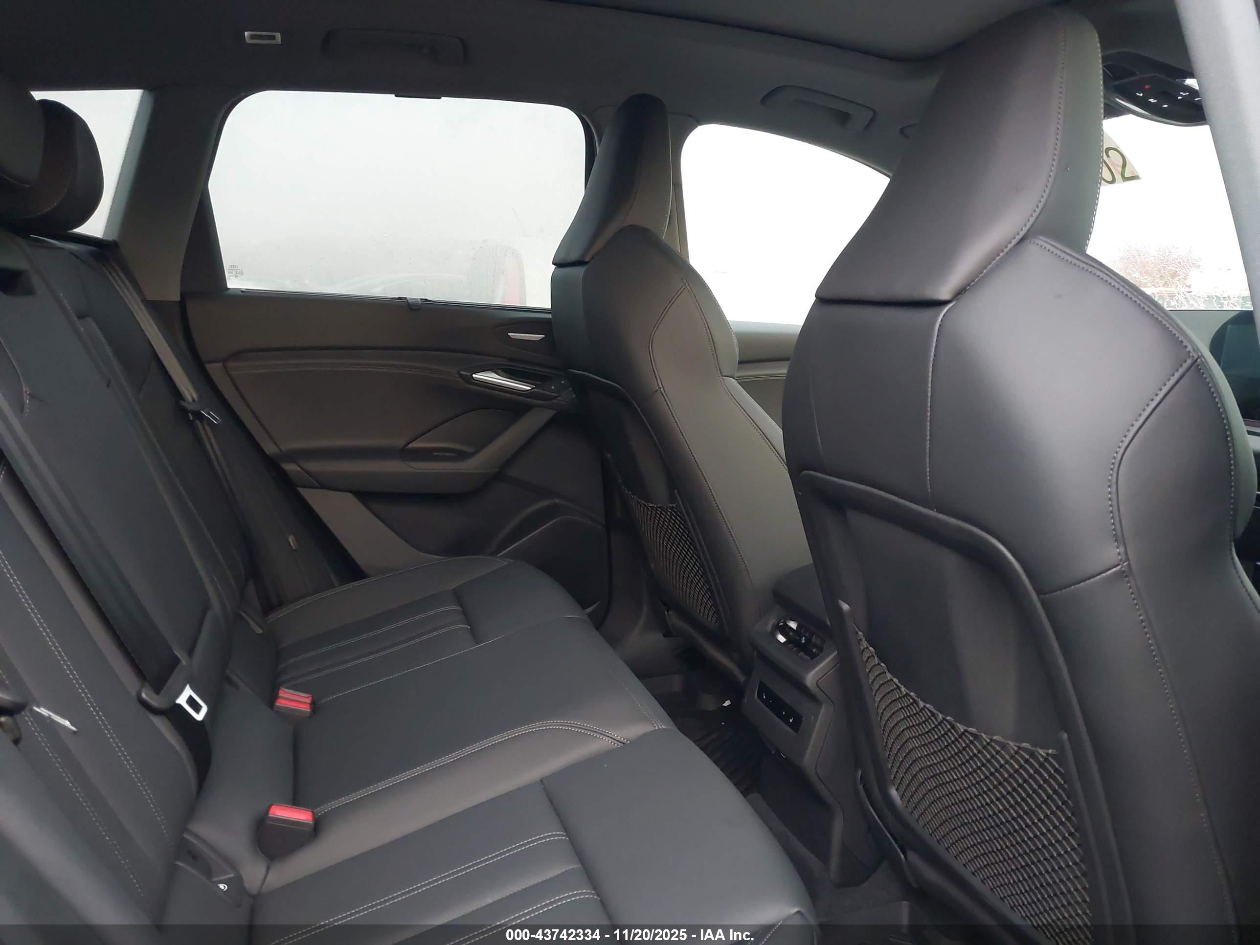 AUDI Q6 image 8