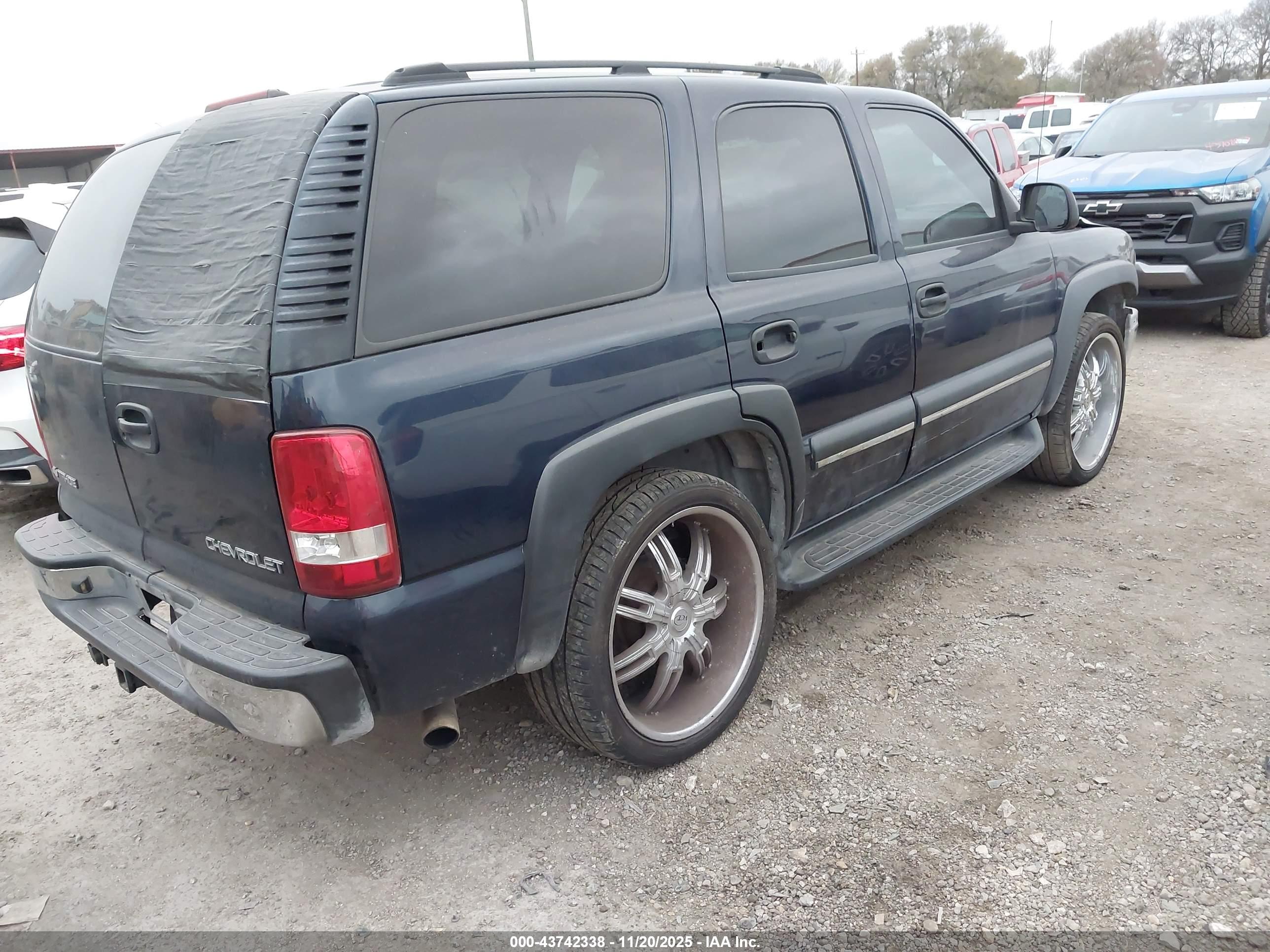 CHEVROLET TAHOE image 4