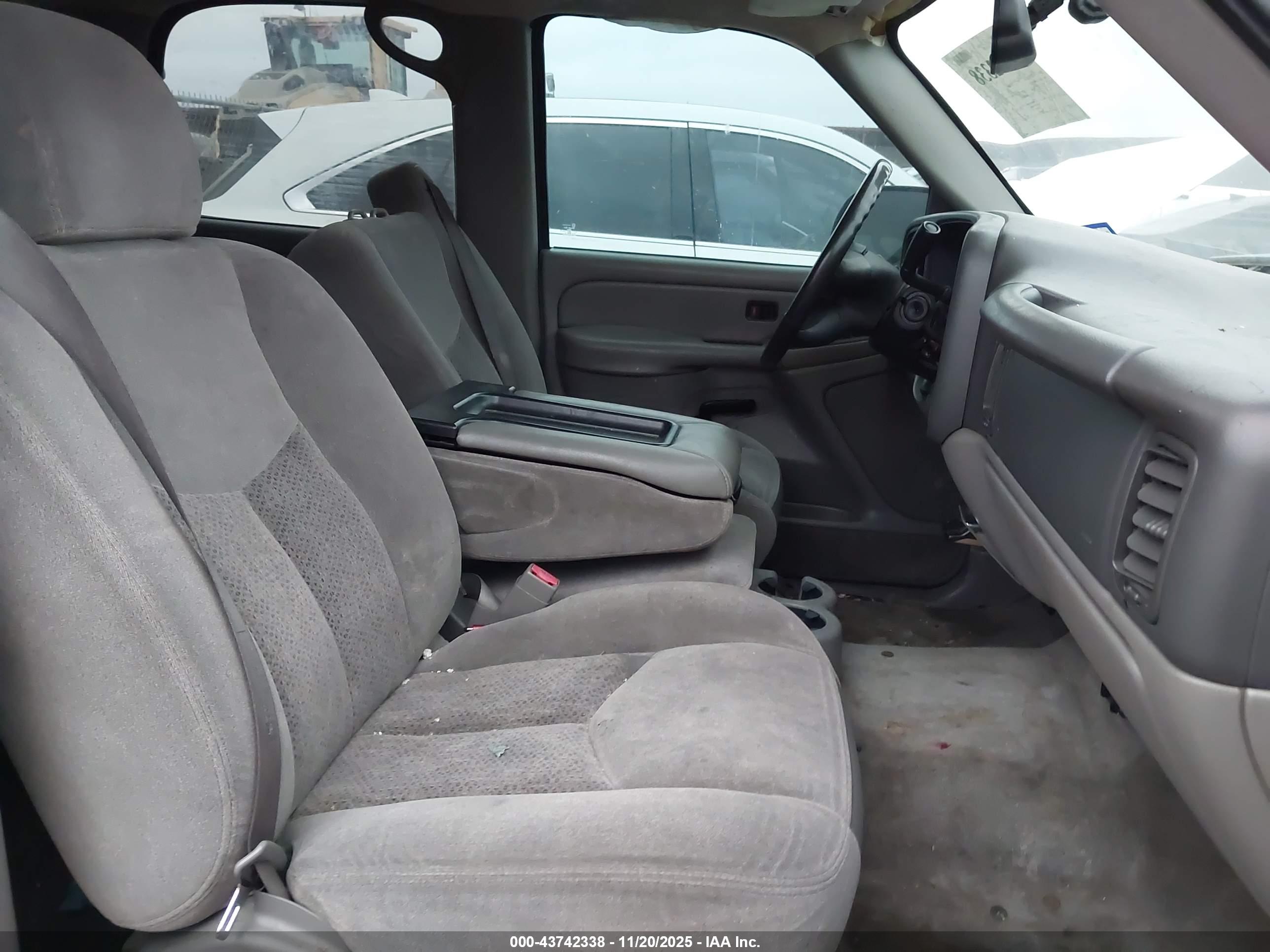 CHEVROLET TAHOE image 5