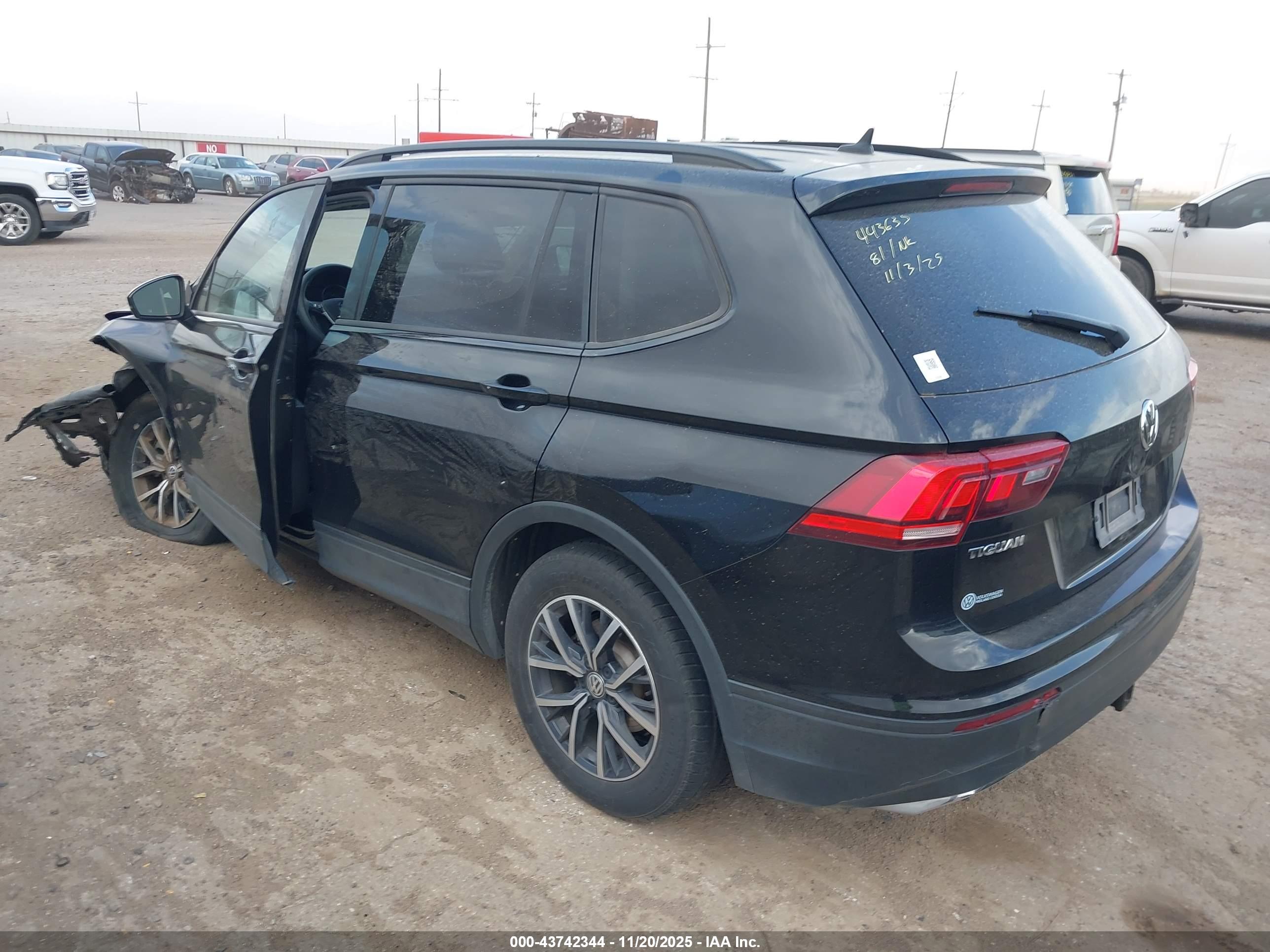 VOLKSWAGEN TIGUAN image 3