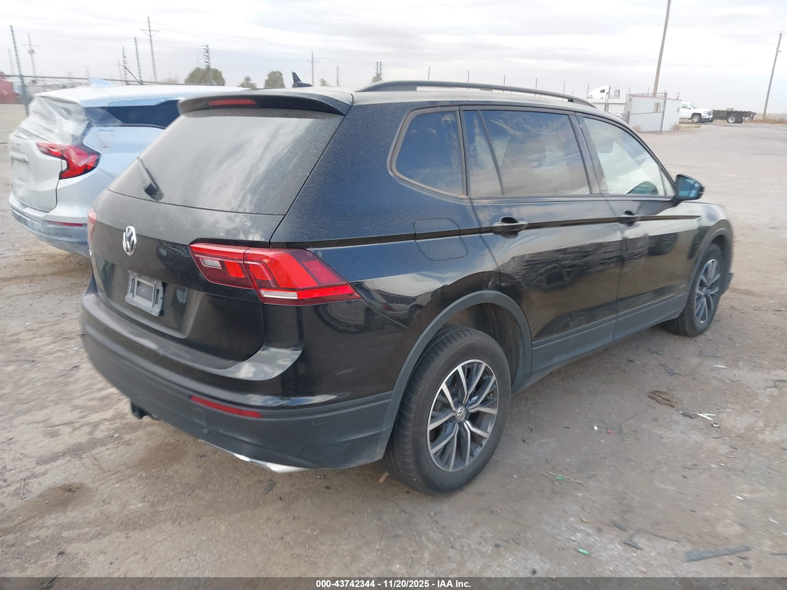 VOLKSWAGEN TIGUAN image 4