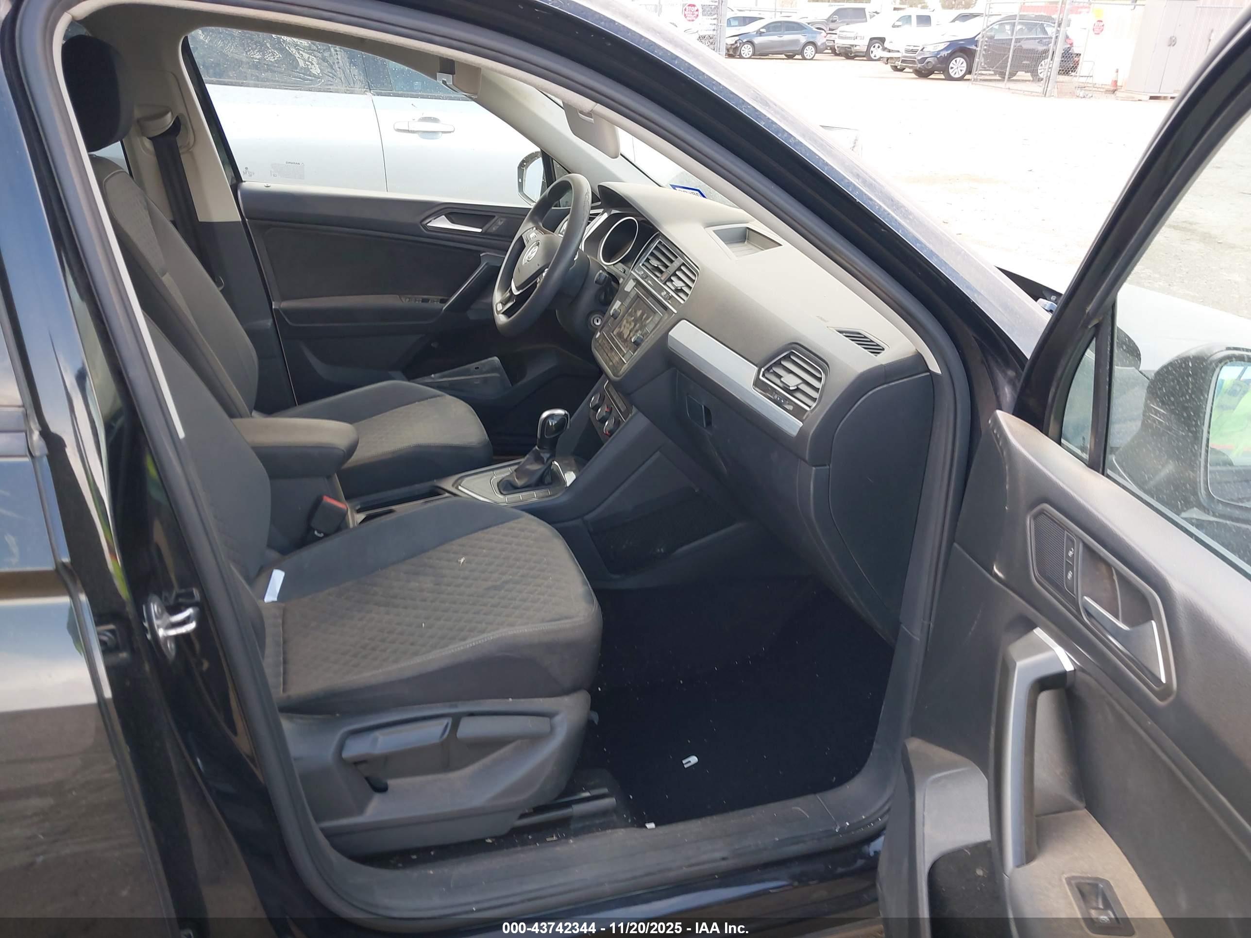 VOLKSWAGEN TIGUAN image 5