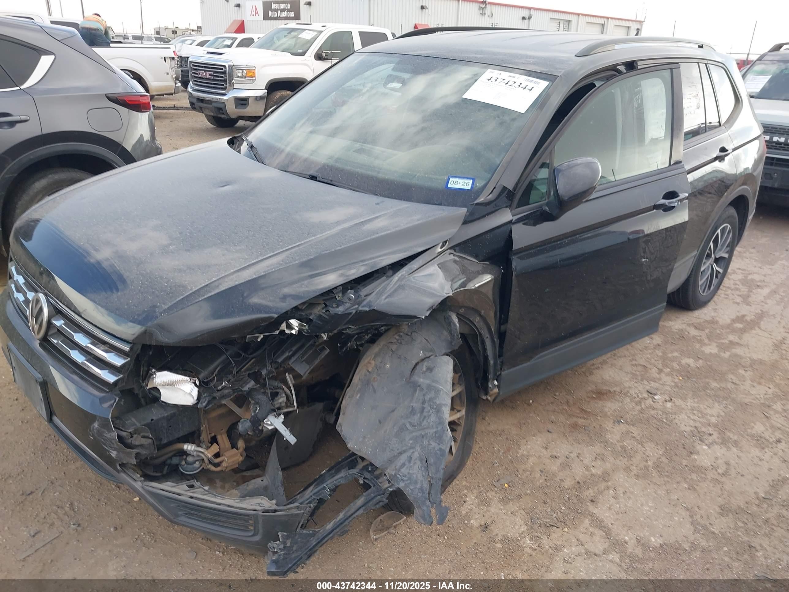 VOLKSWAGEN TIGUAN image 6