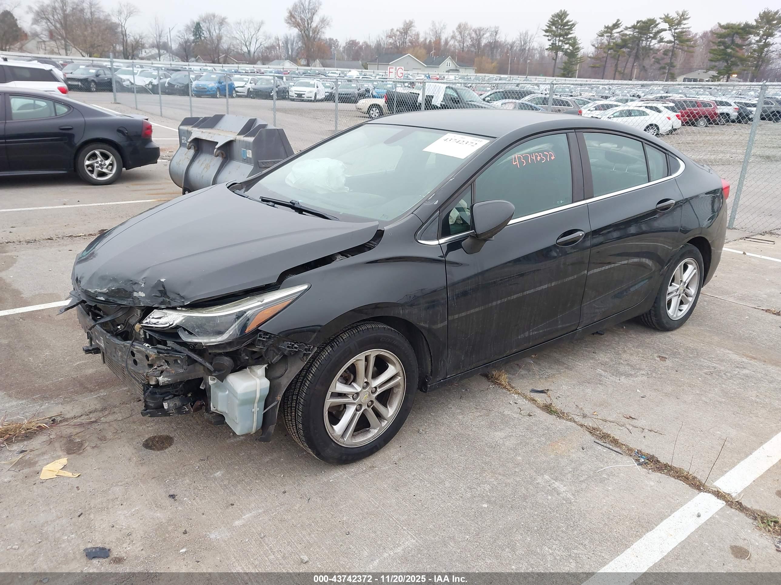 CHEVROLET CRUZE image 2