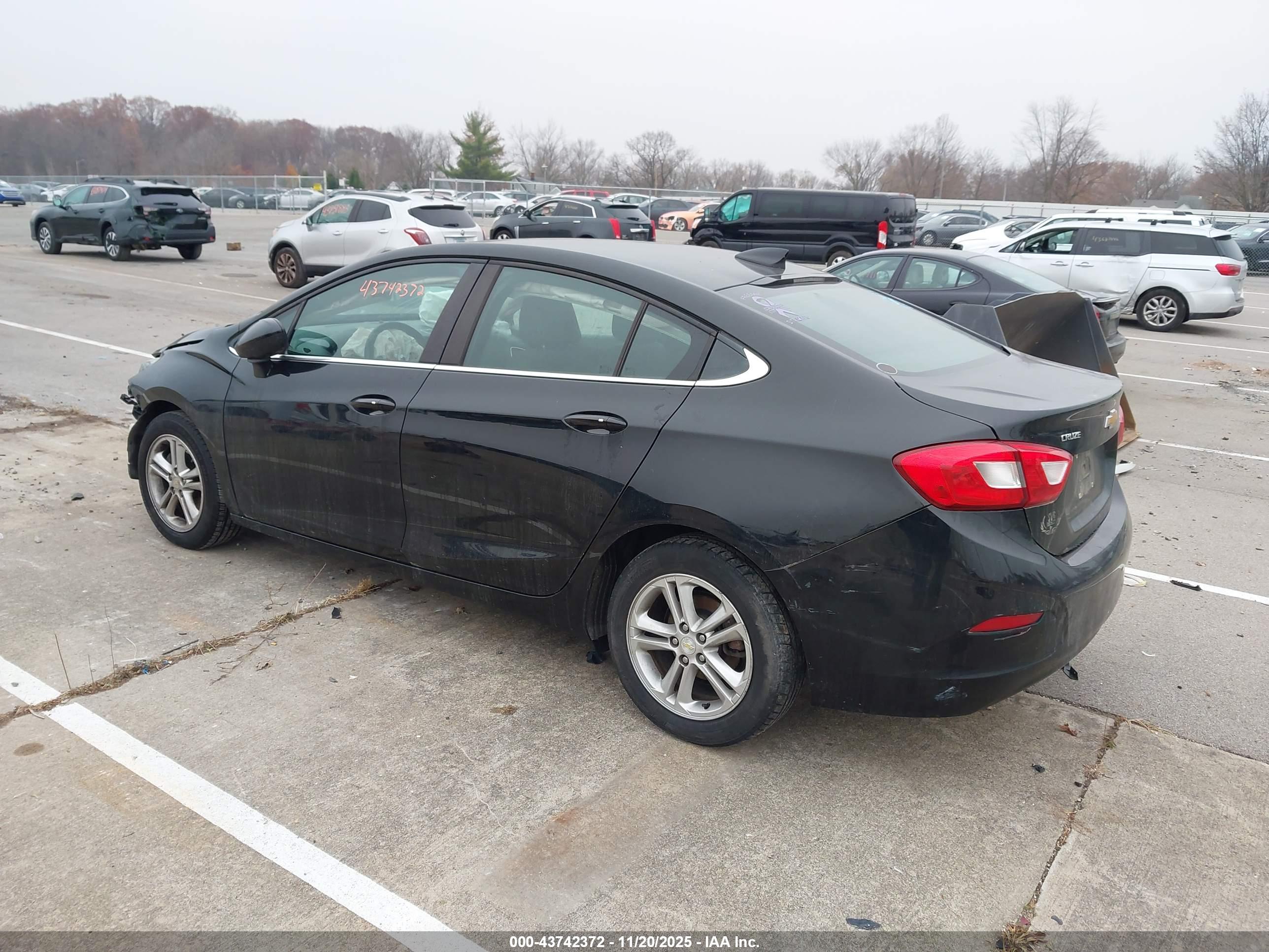 CHEVROLET CRUZE image 3