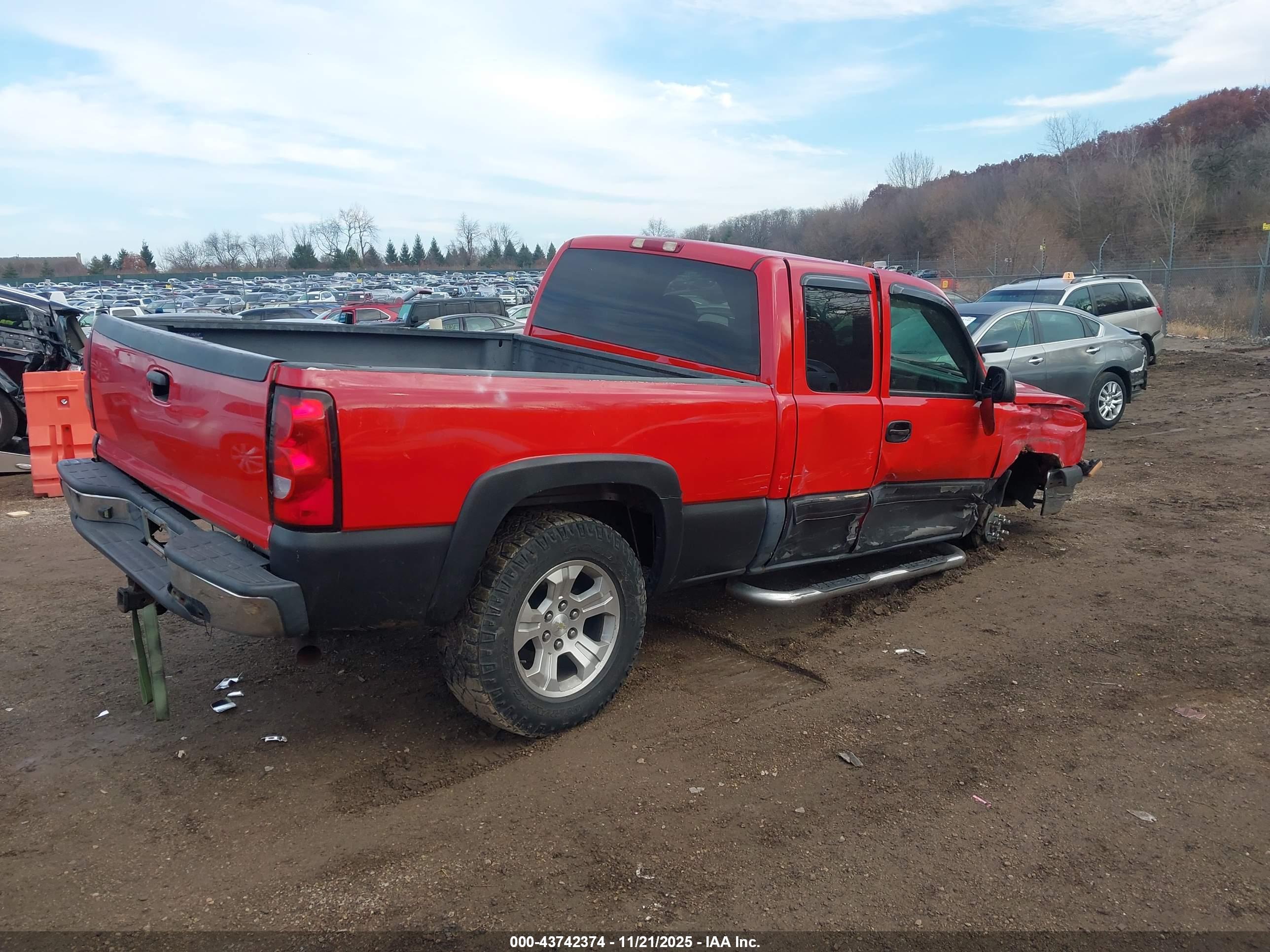 CHEVROLET SILVERADO image 4