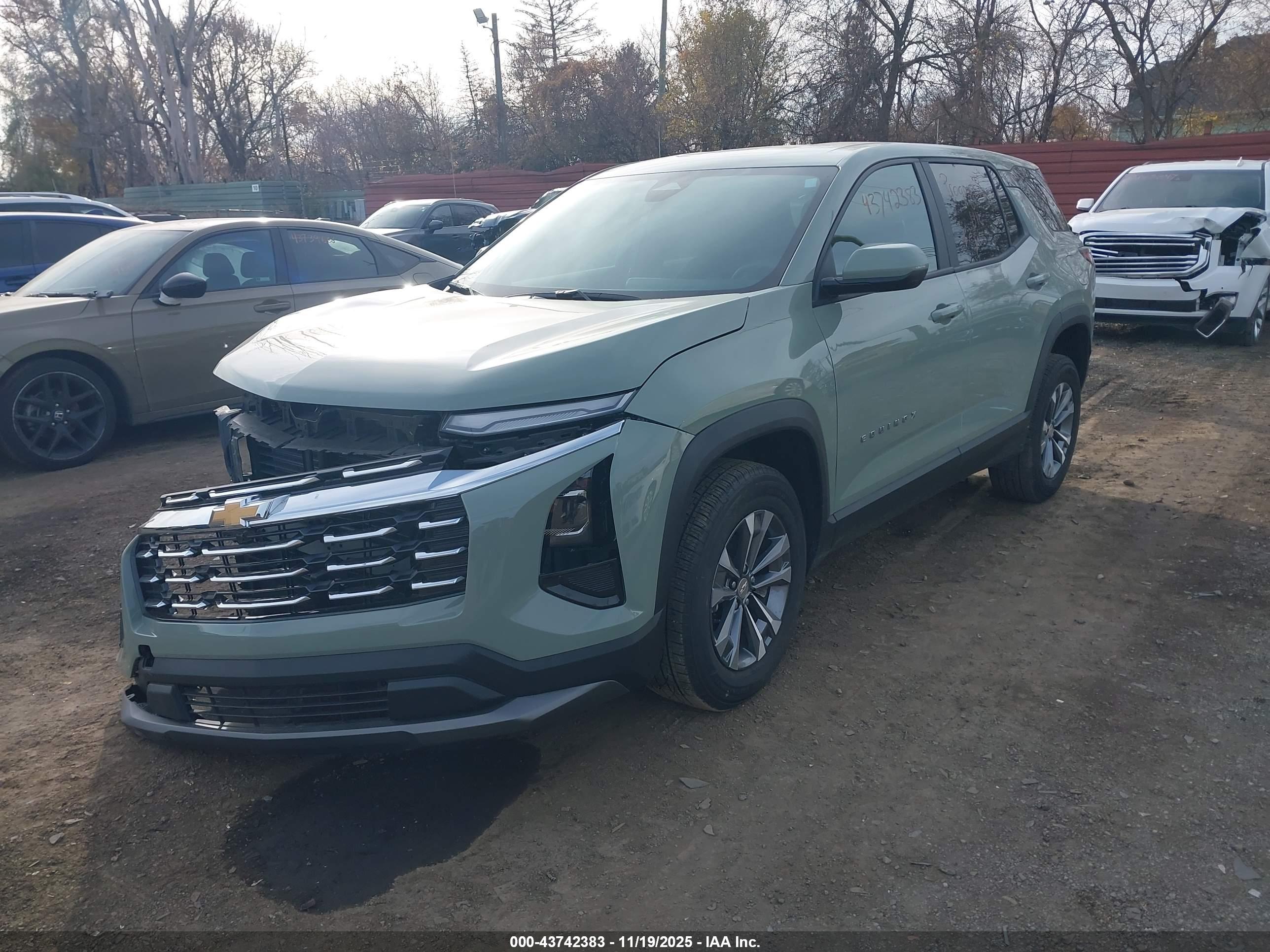 CHEVROLET EQUINOX image 2