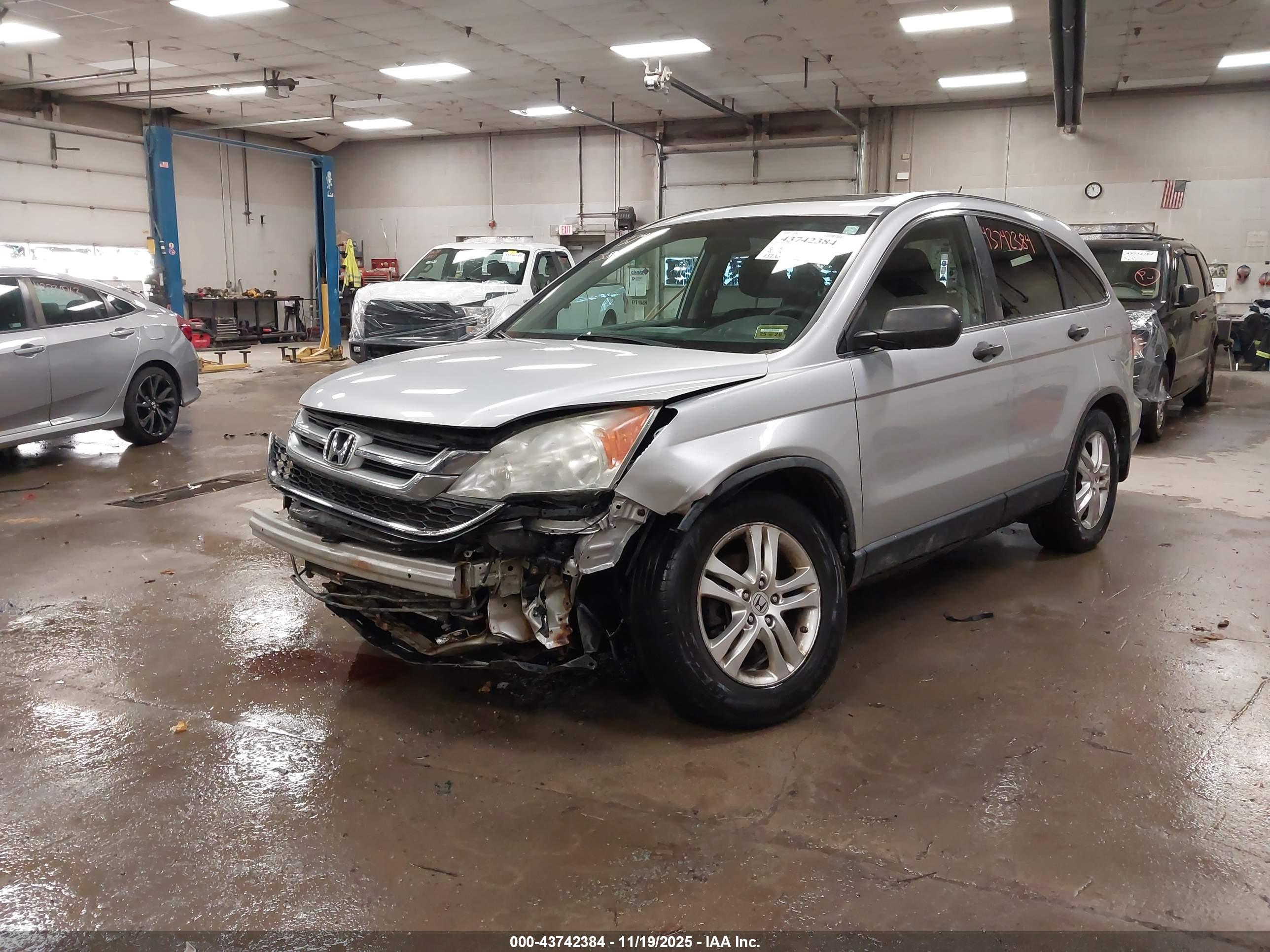 HONDA CR-V image 2