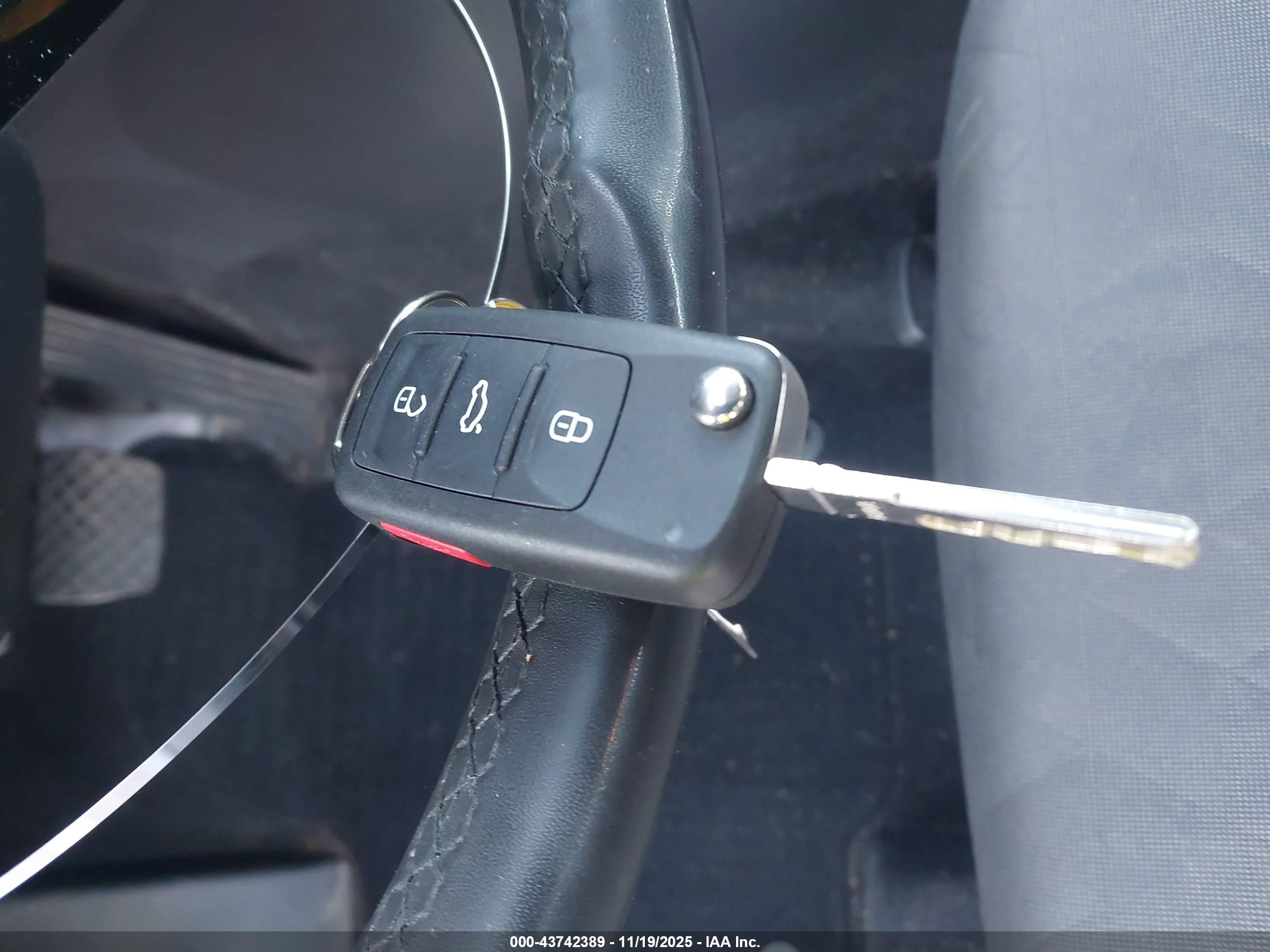 VOLKSWAGEN PASSAT image 11
