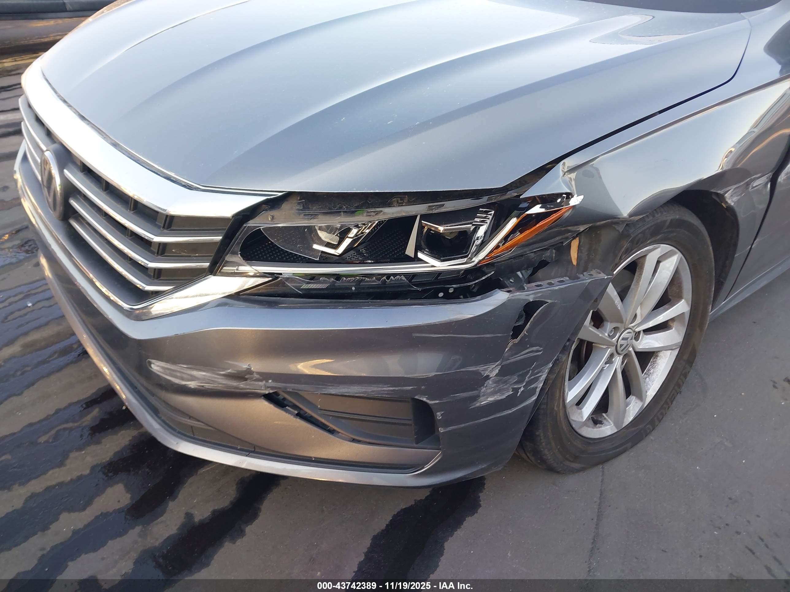 VOLKSWAGEN PASSAT image 6