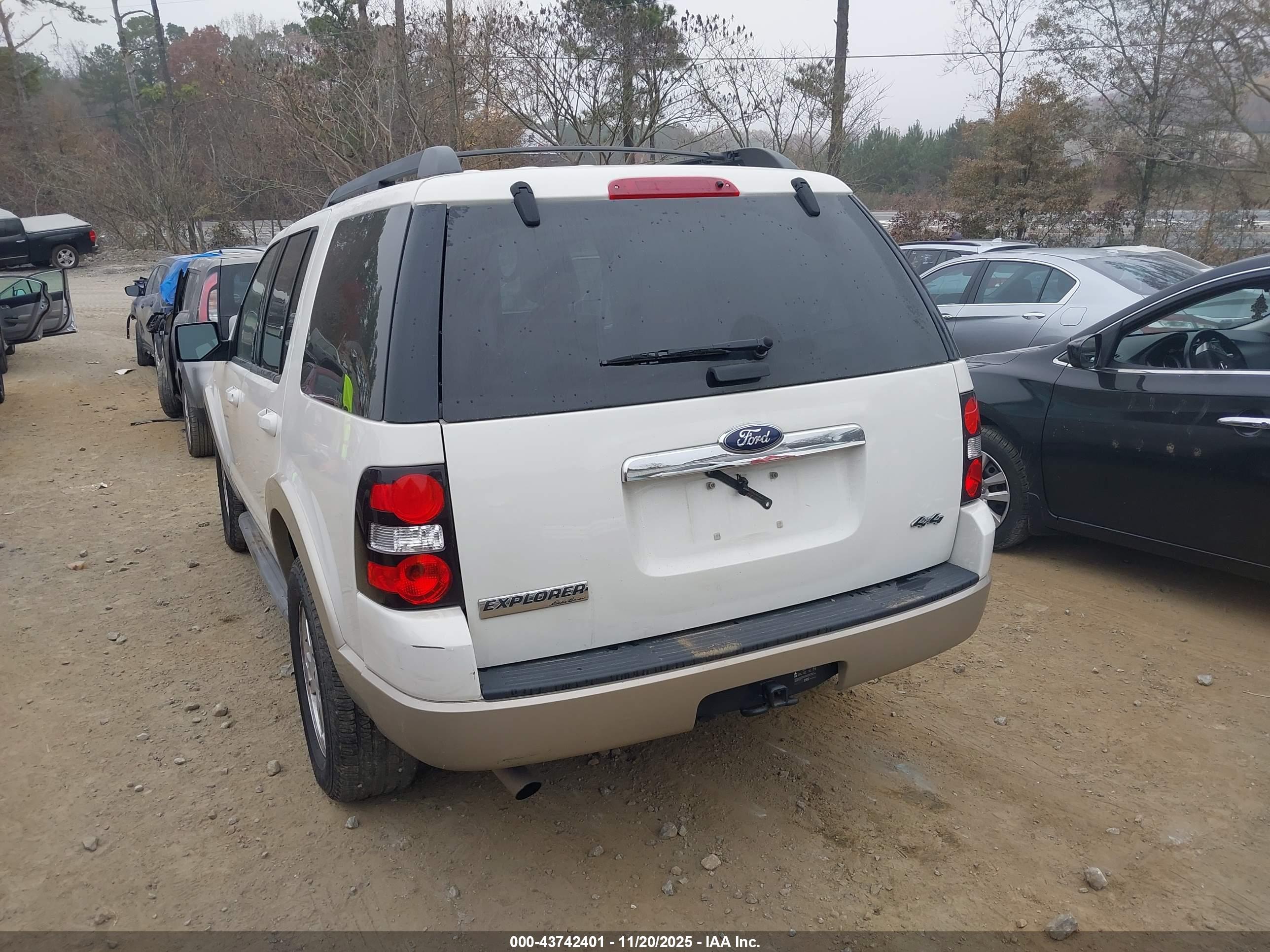 FORD EXPLORER image 3